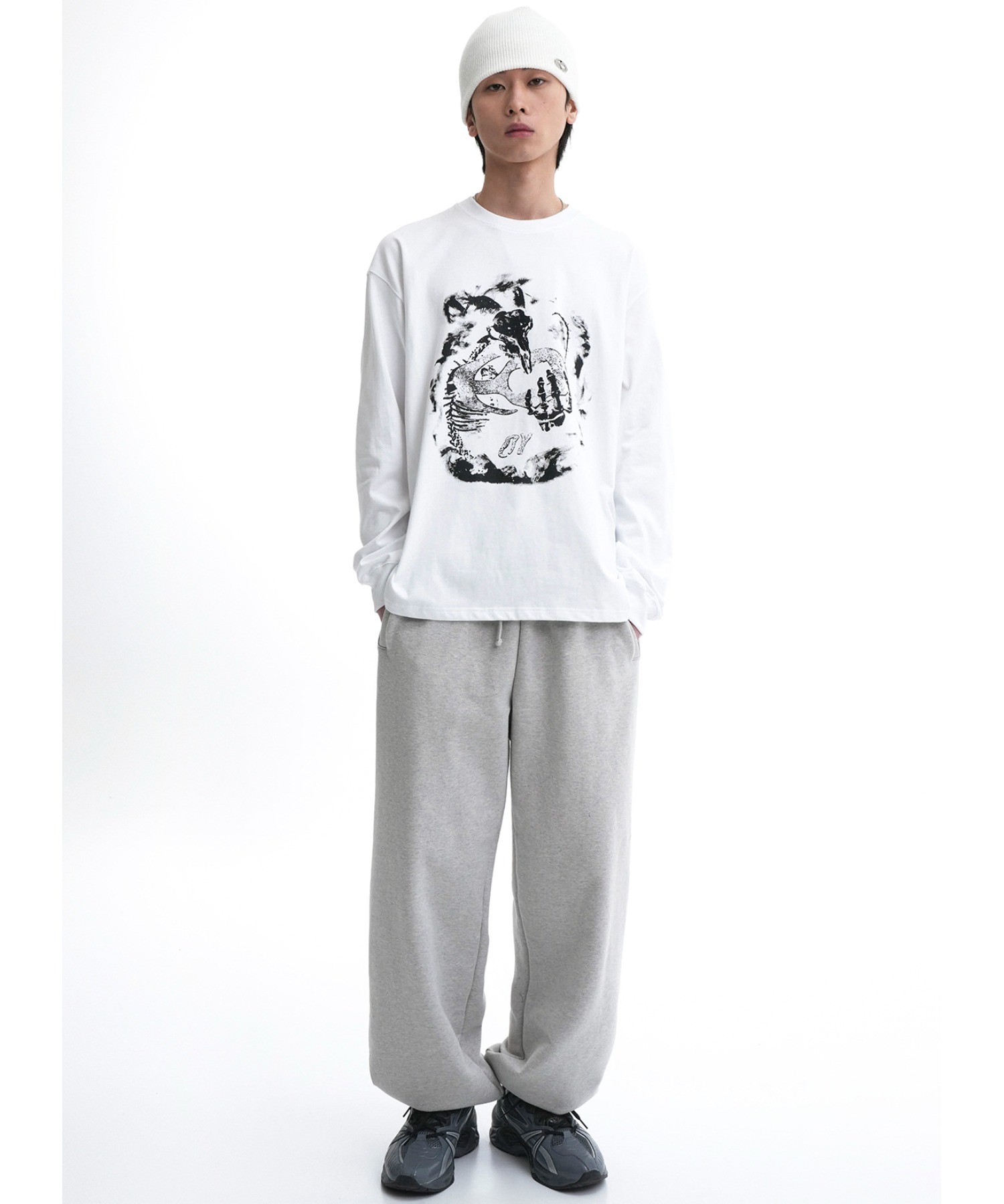 G-DRAGON ジヨン ソウルコン グッズ ロンT 黒ver. - メルカリ