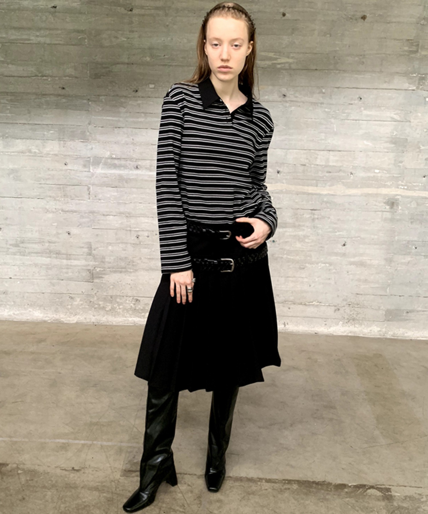 alo 黒 プリーツスカート Lサイズ ミモレ丈 スカート 春 Aライン サイドプリーツ レディース