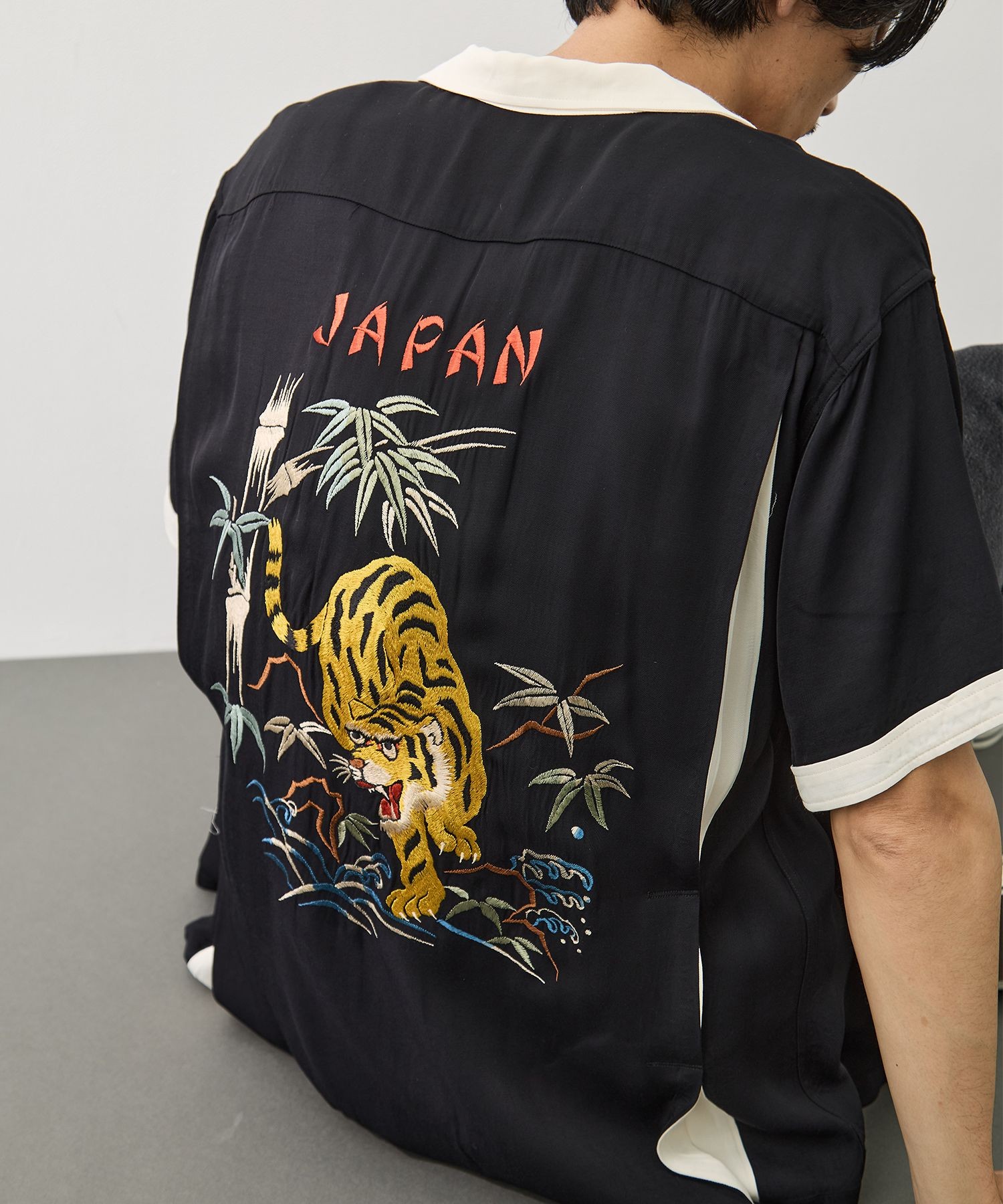 TAILOR TOYO SUKA SHIRT TIGER — рубашка сука с тигровым рисунком