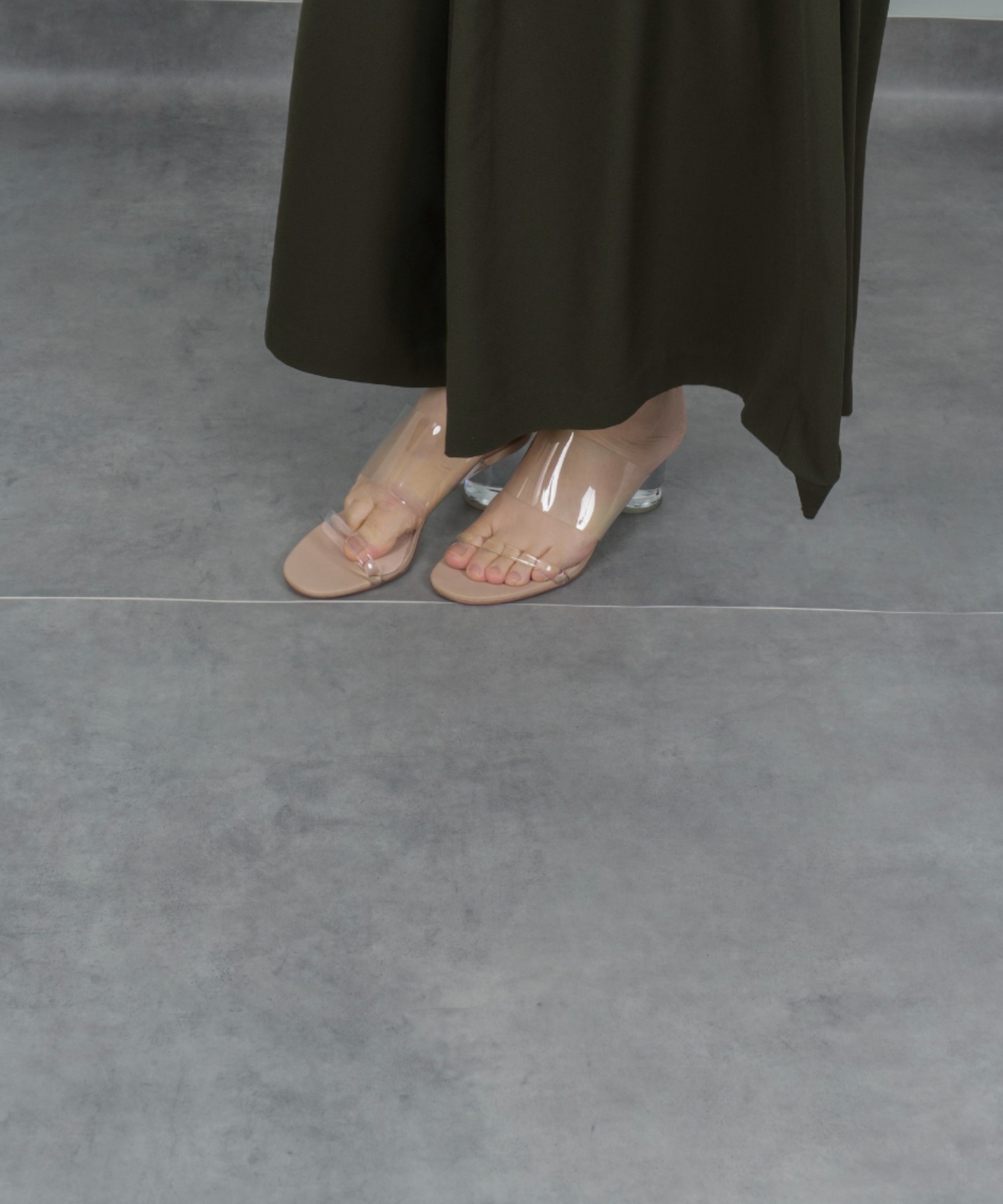 【Mollini/モリーニ】太ヒール ミュールサンダル　クリア