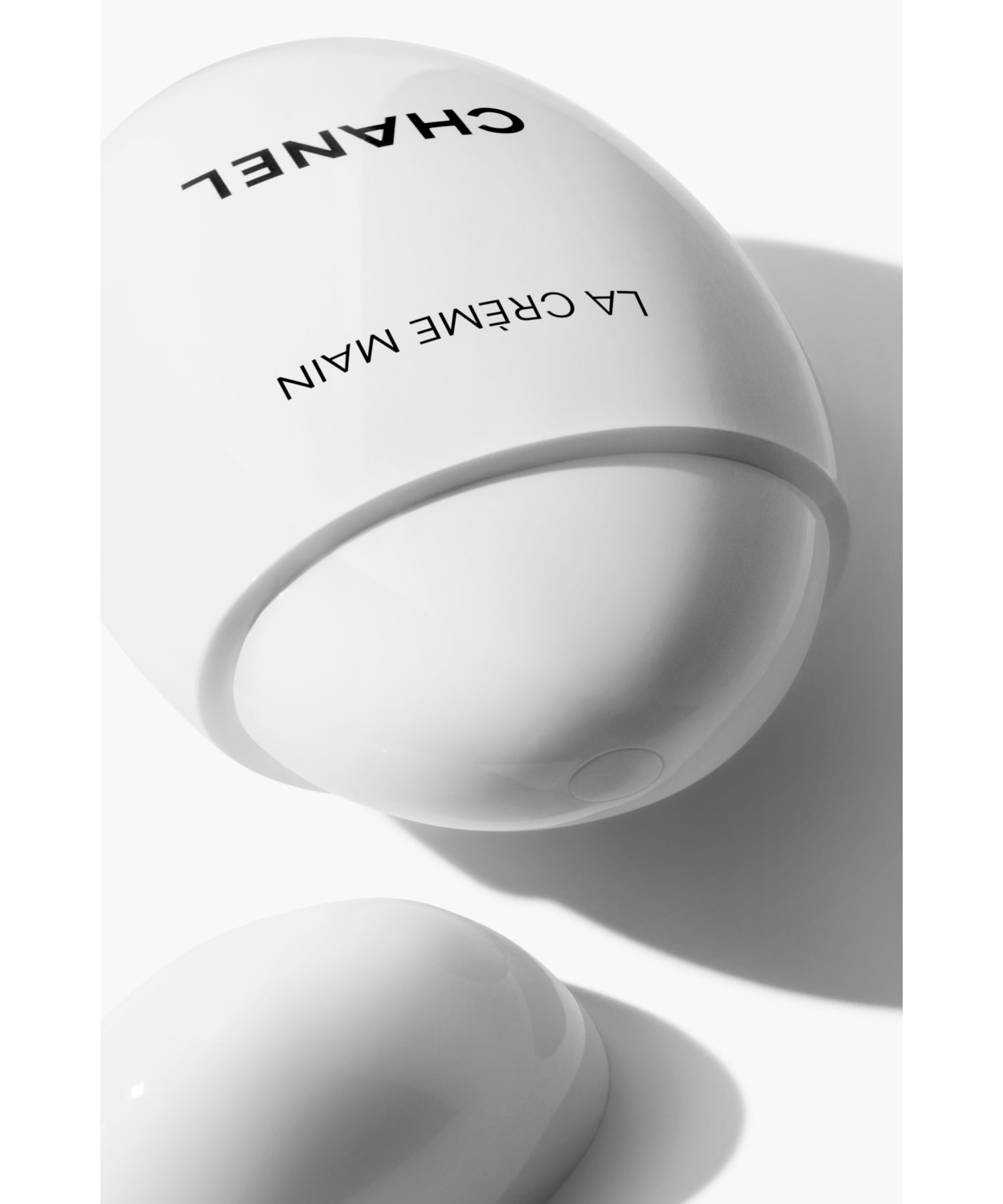 CHANEL ハンドクリーム　限定 ラ クレーム マン テクスチャー ドゥース（限定ラッピング