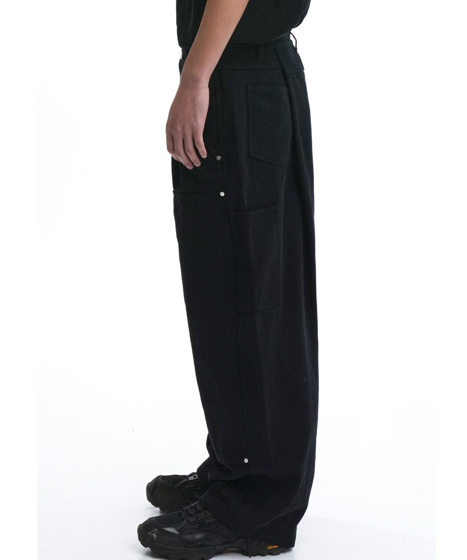OY/オーワイ』 CARPENTER TUCK PANTS/カーペンタートラック
