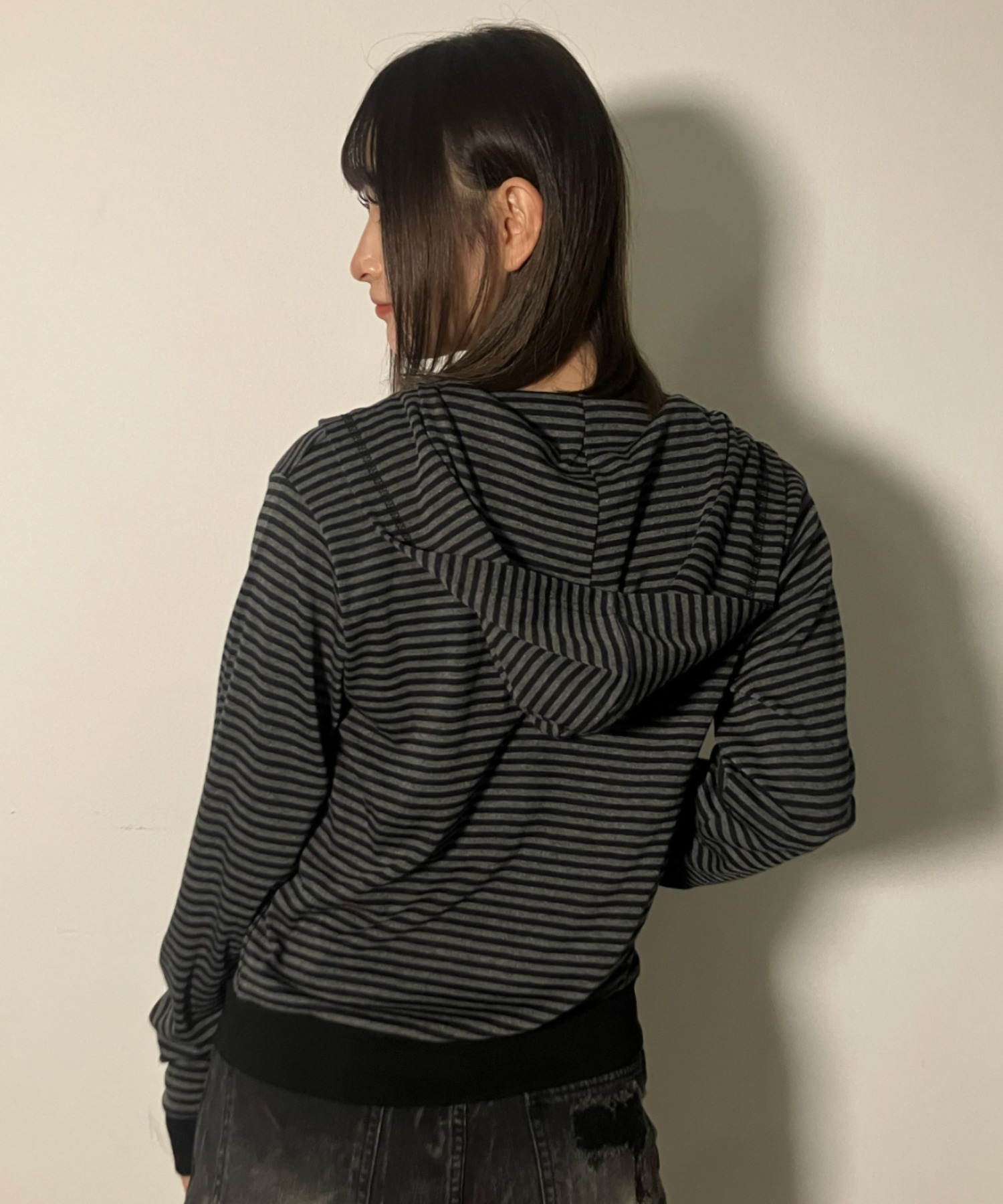 A'GEM/9 × .kom 『.KOM/ドットケーオーエム』 クロップボーダー ZIP