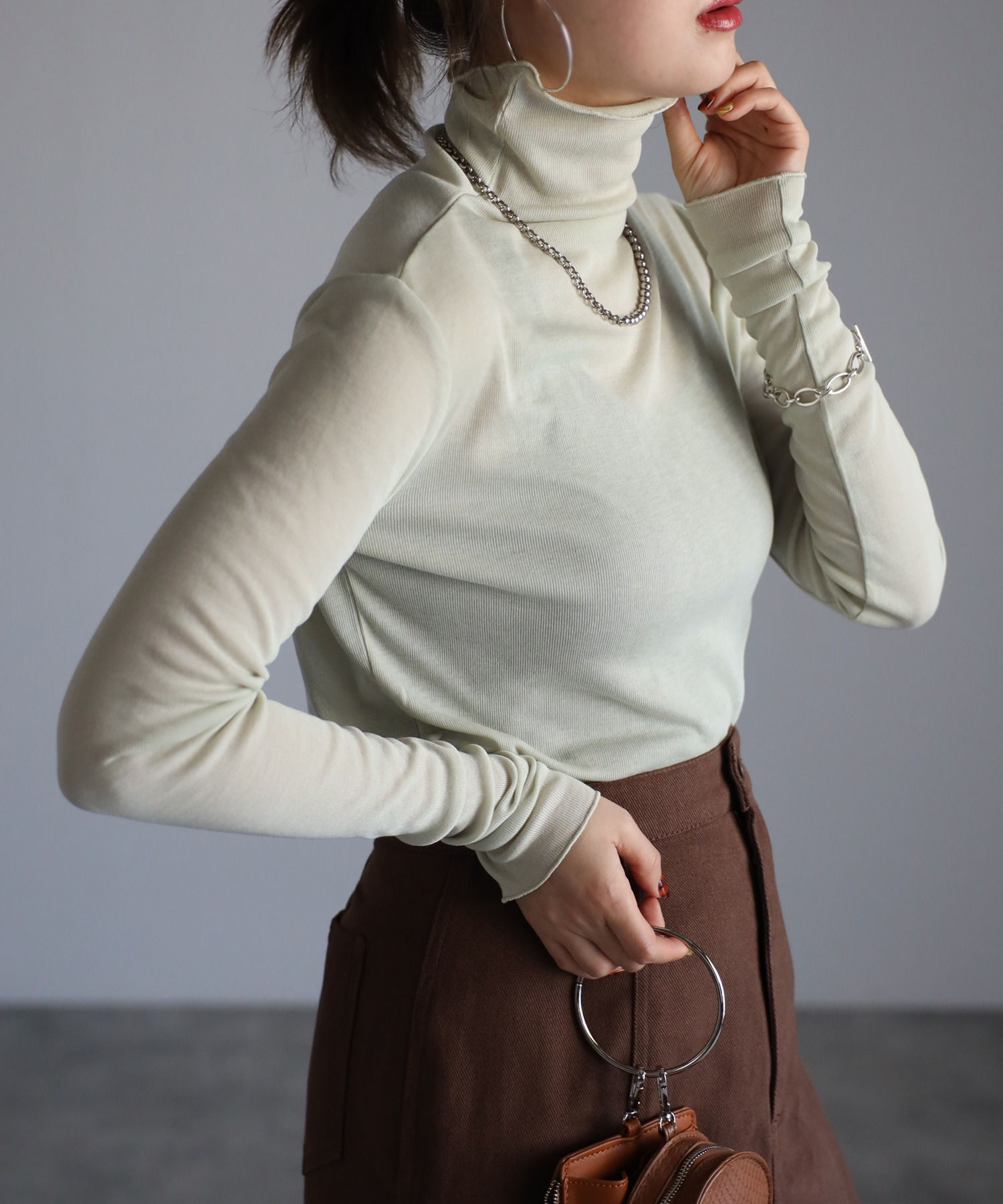 model：H157 着用サイズ：M