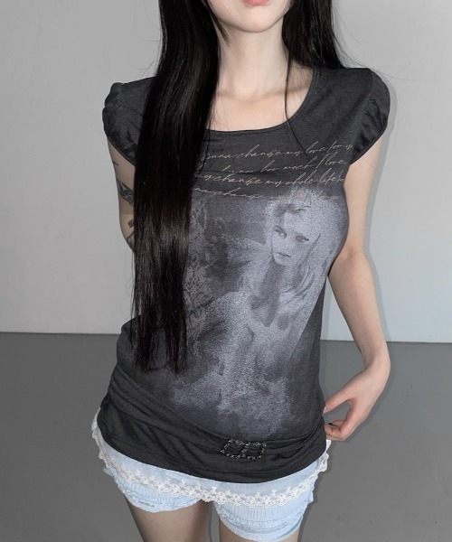 tシャツ A'GEM/9 × .kom 「.KOM/ドットケーオーエム」 グラフィックレースドッキングTシャツ レディース A'GEM/9 × .kom 『.KOM/ドットケーオーエム』レースドッキング