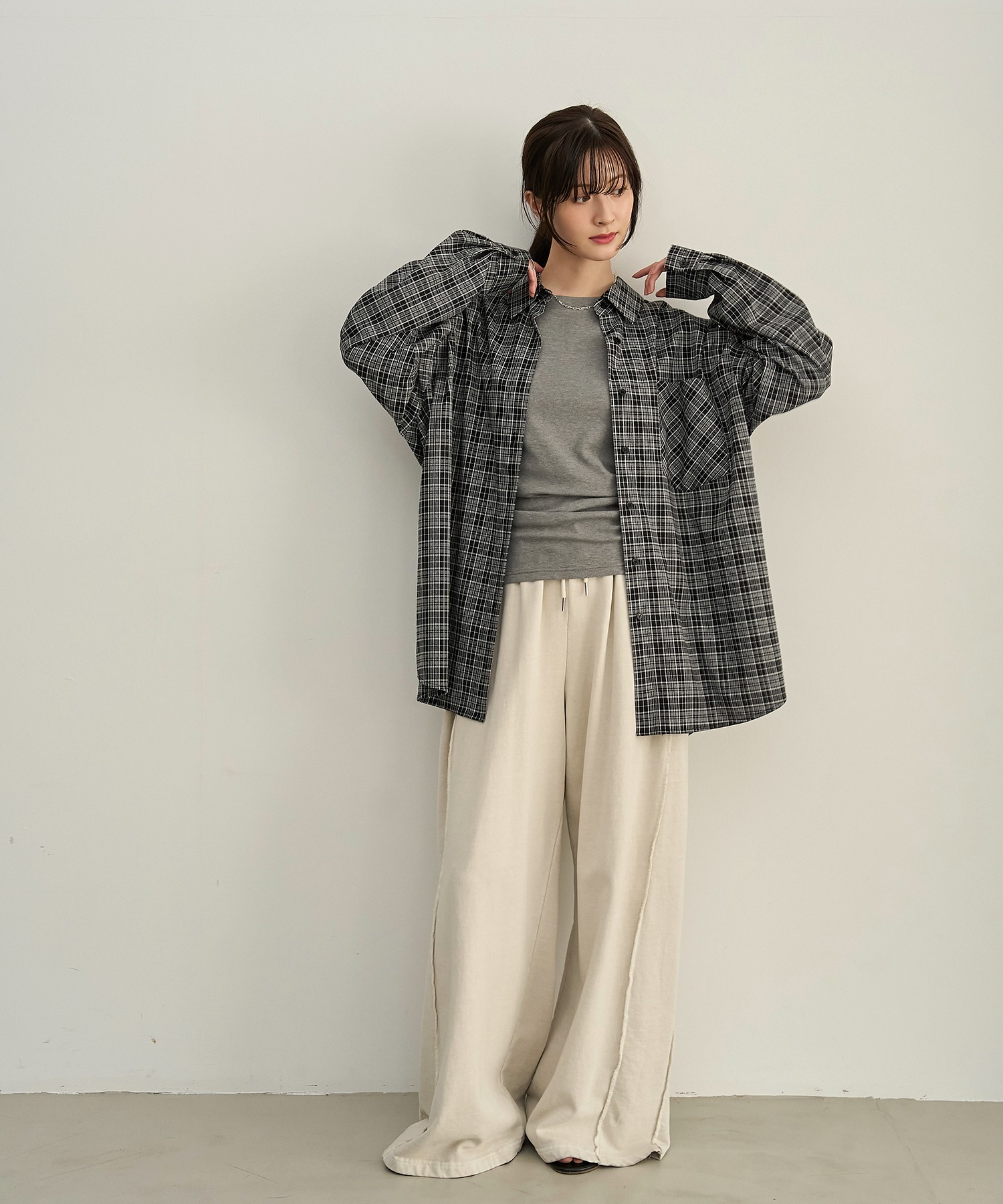 model：H166　着用サイズ：F