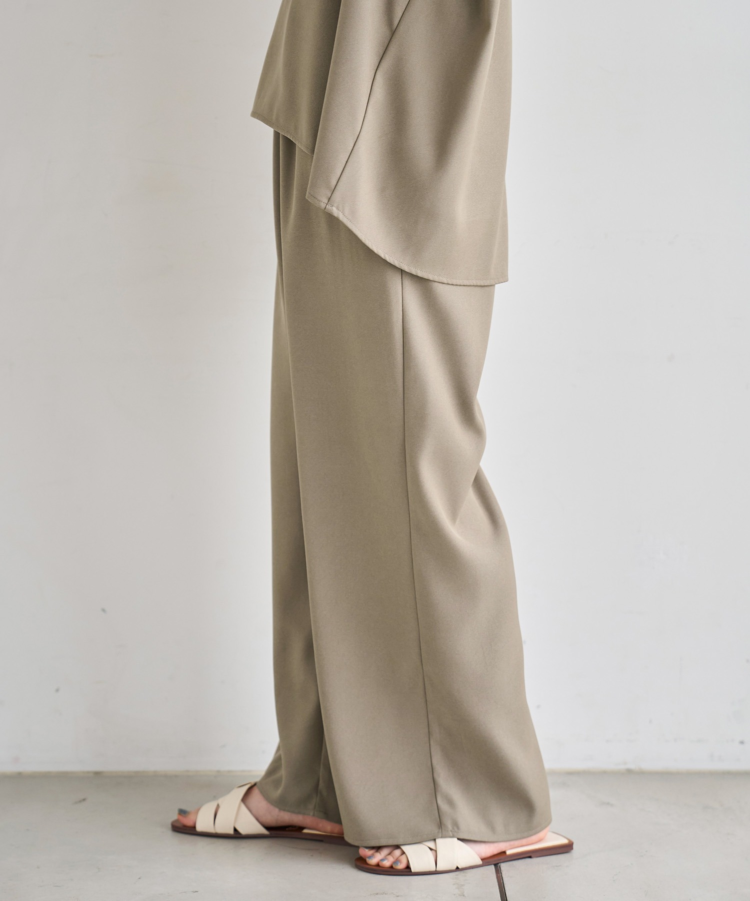 model：H166　着用サイズ：F
