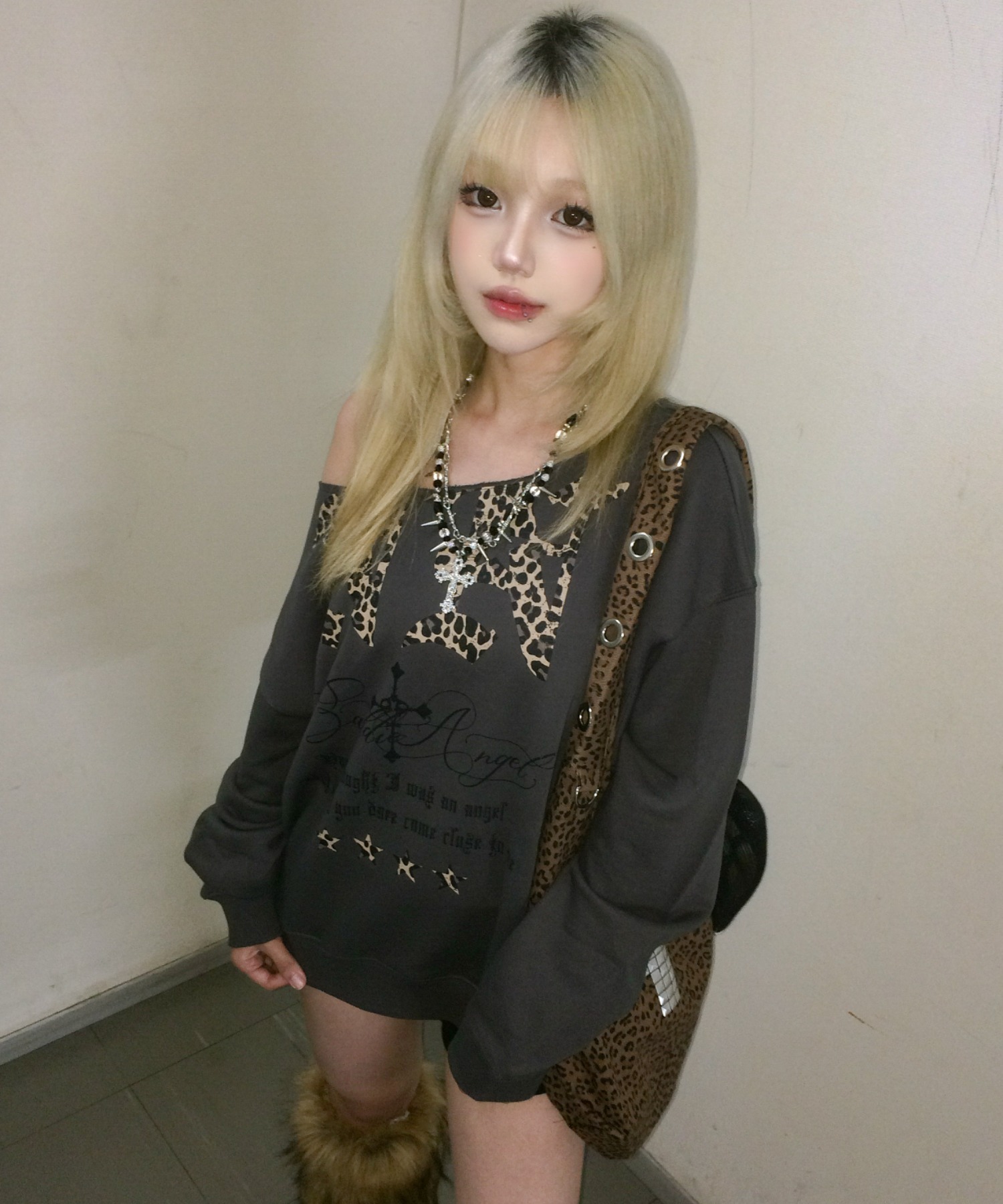 【未使用】スウェットシャツ ユーズド加工 テキスト入りスウェットシャツ - グレー | ZARA