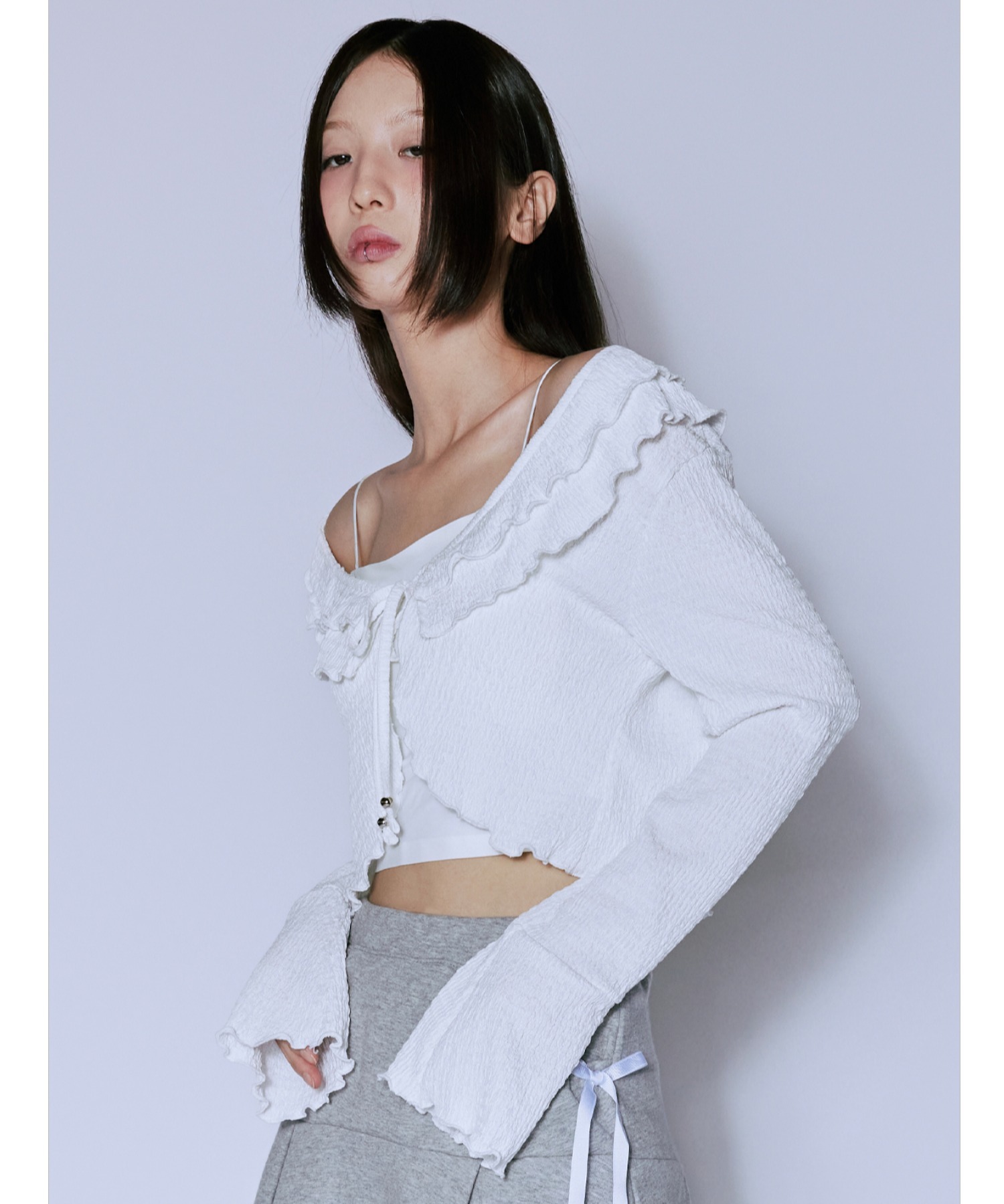 カーディガン A'GEM/9 × .kom 「NIIER NOR/ニア ノア」 RIBBED OFF SHOULDER CARDIGAN/オフショルダ A'GEM/9 × .kom 『NIIER NOR/ニア ノア』 RIBBED OFF SHOULDER