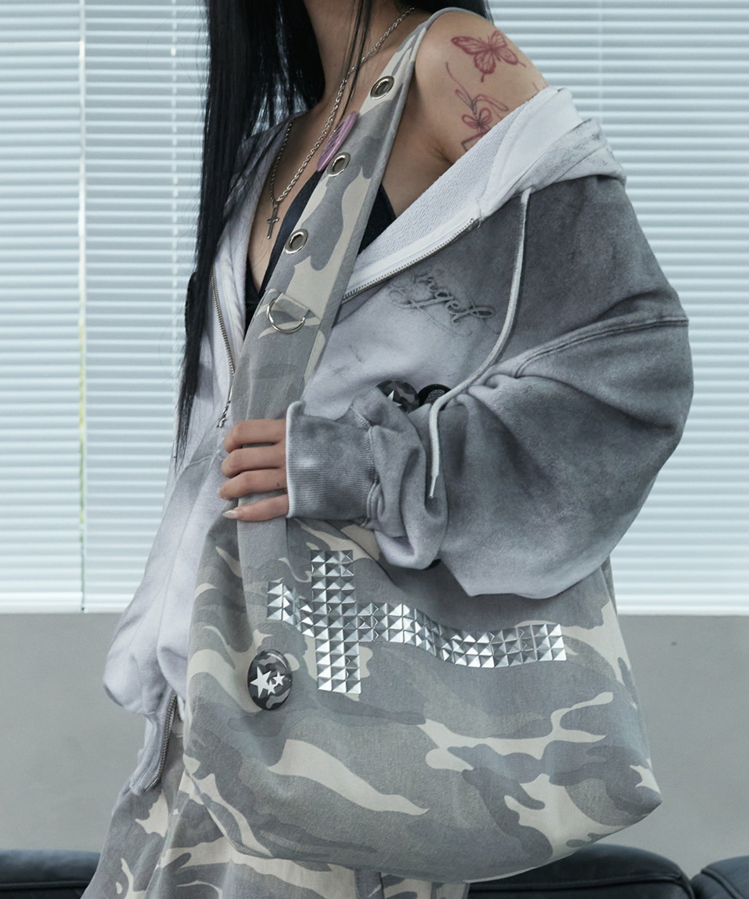 A'GEM/9 × .kom 『NIIER NOR/ニアノア』 CROSS STUD SHOULDER BAG