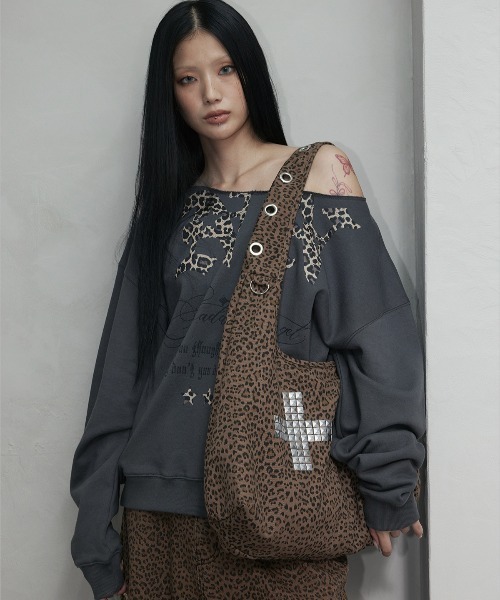 A'GEM/9 × .kom 『NIIER NOR/ニアノア』 CROSS STUD SHOULDER BAG