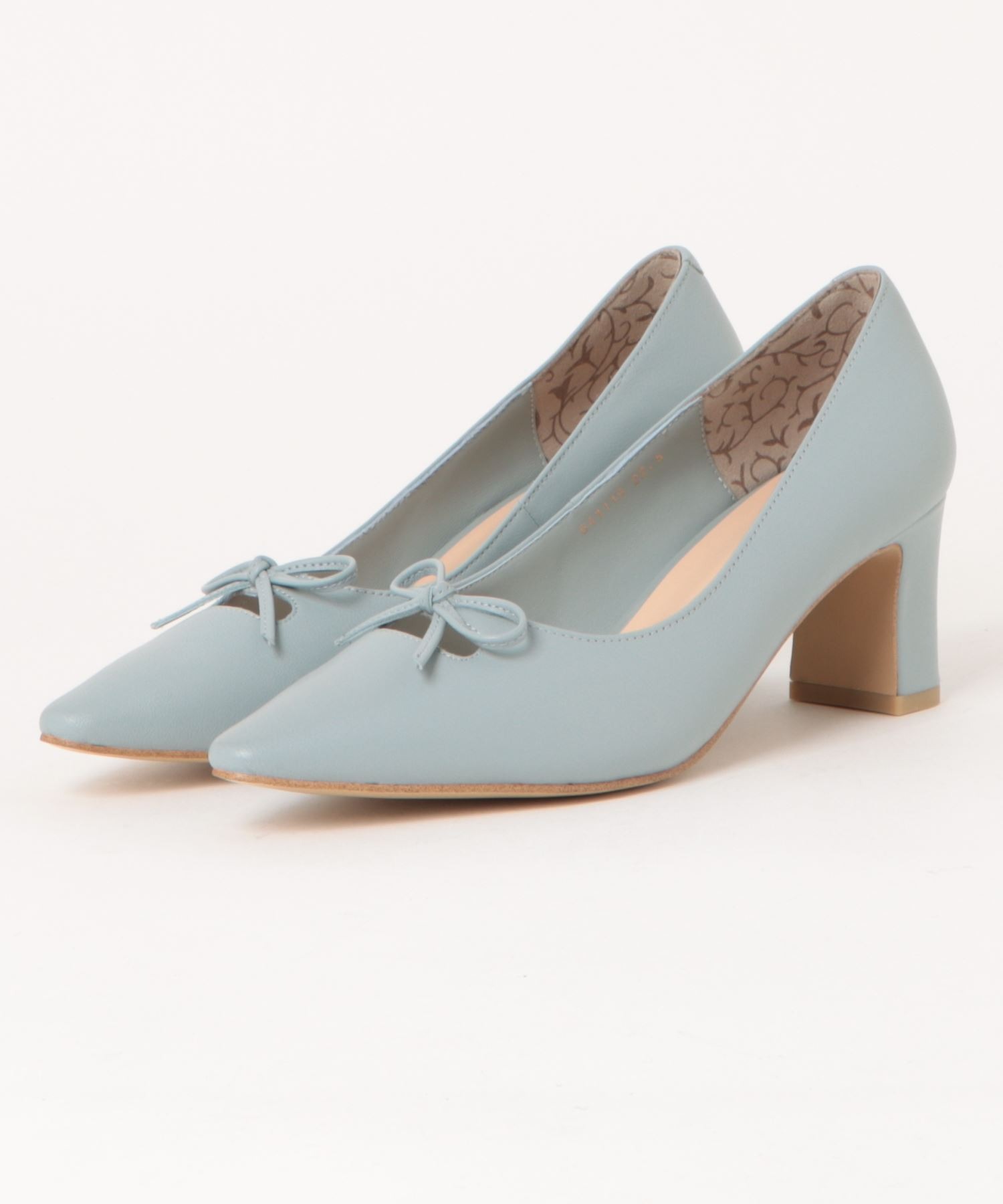 卑弥呼スクエアトゥアシンメトリーソフトパンプス/アイボリー ヒミコ