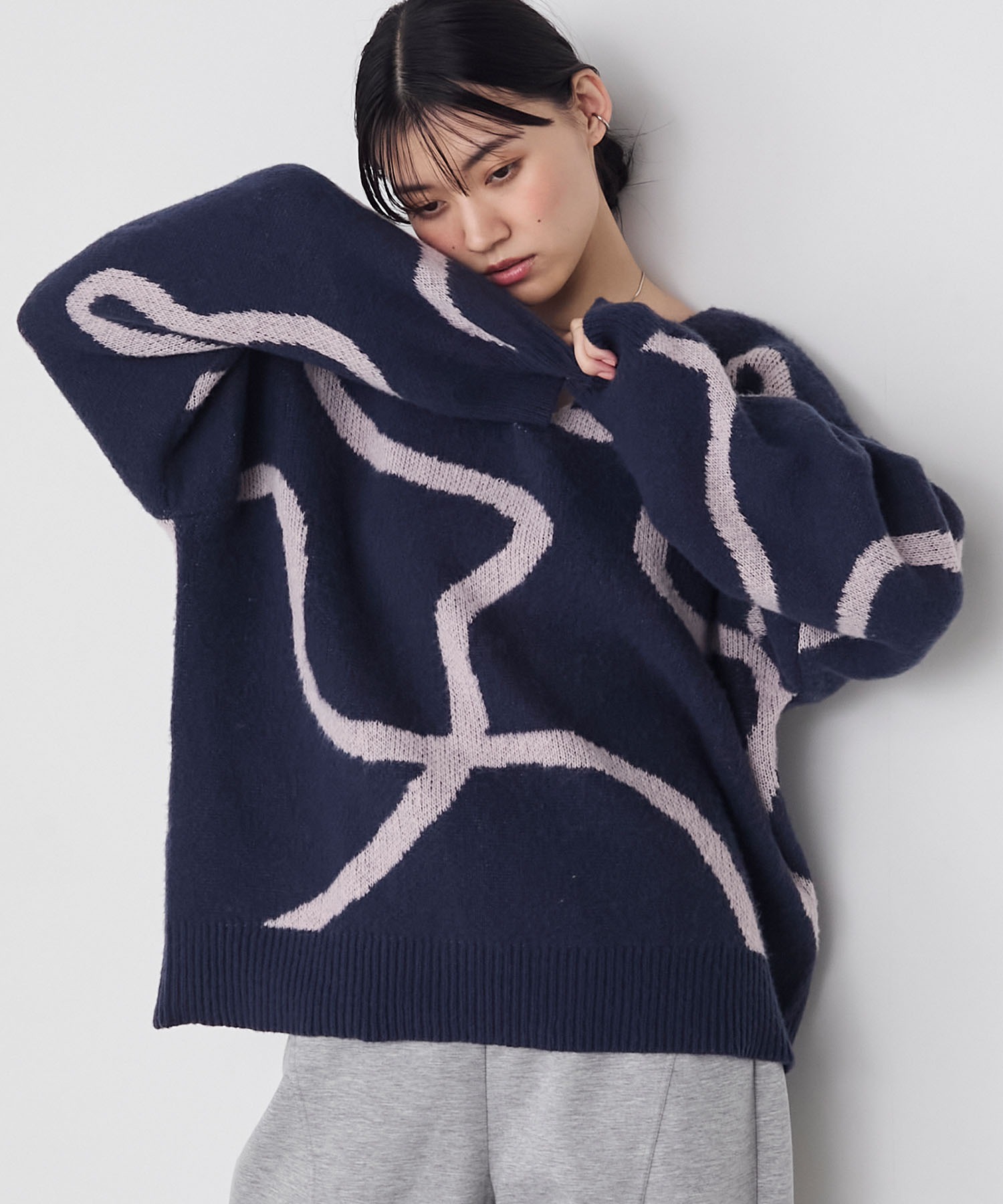 forksy.】とろけるニュアンスラインオーバーサイズVネックニット