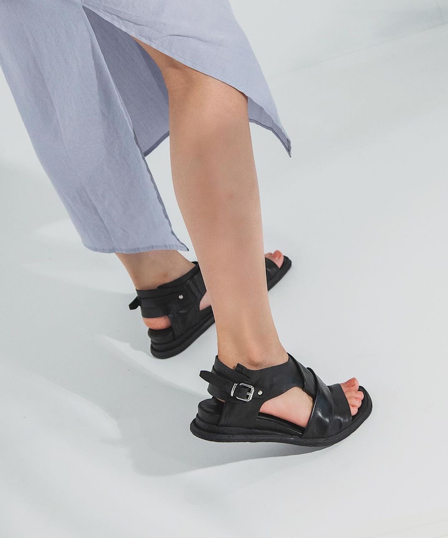 アンクルベルト カバーサンダル ALL BLACK│Jeffrey Campbell