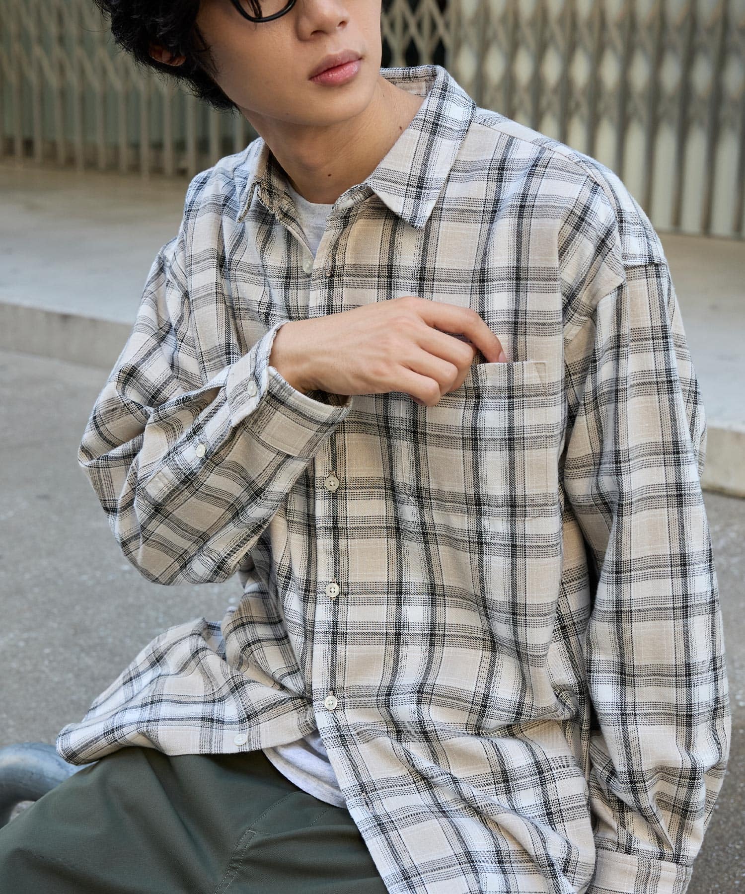 オーバーサイズ レギュラーカラーオンブレチェックシャツ MONO-MART