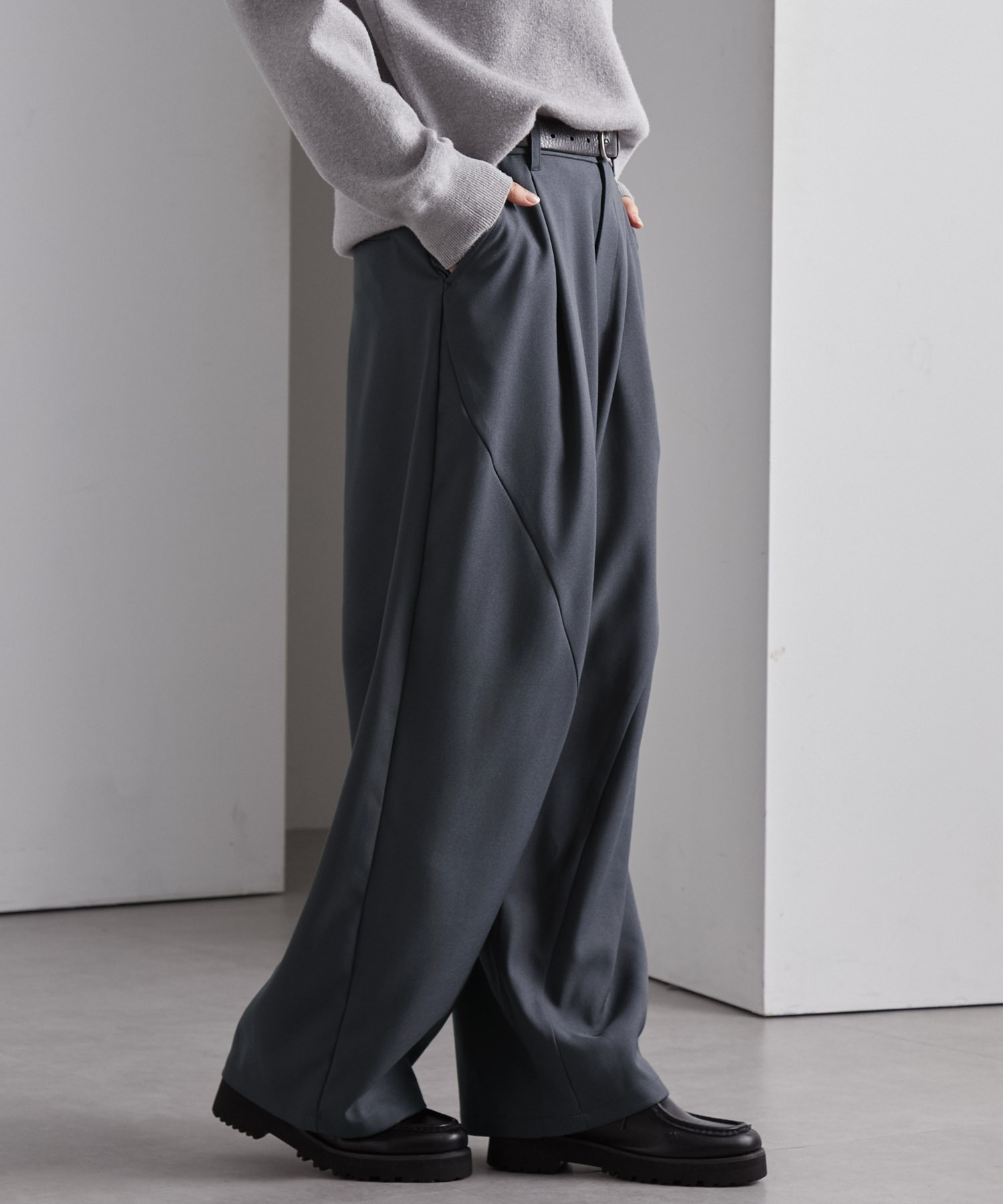 ウールライク カーブセミワイドタックスラックス MONO-MART│MONO-MART