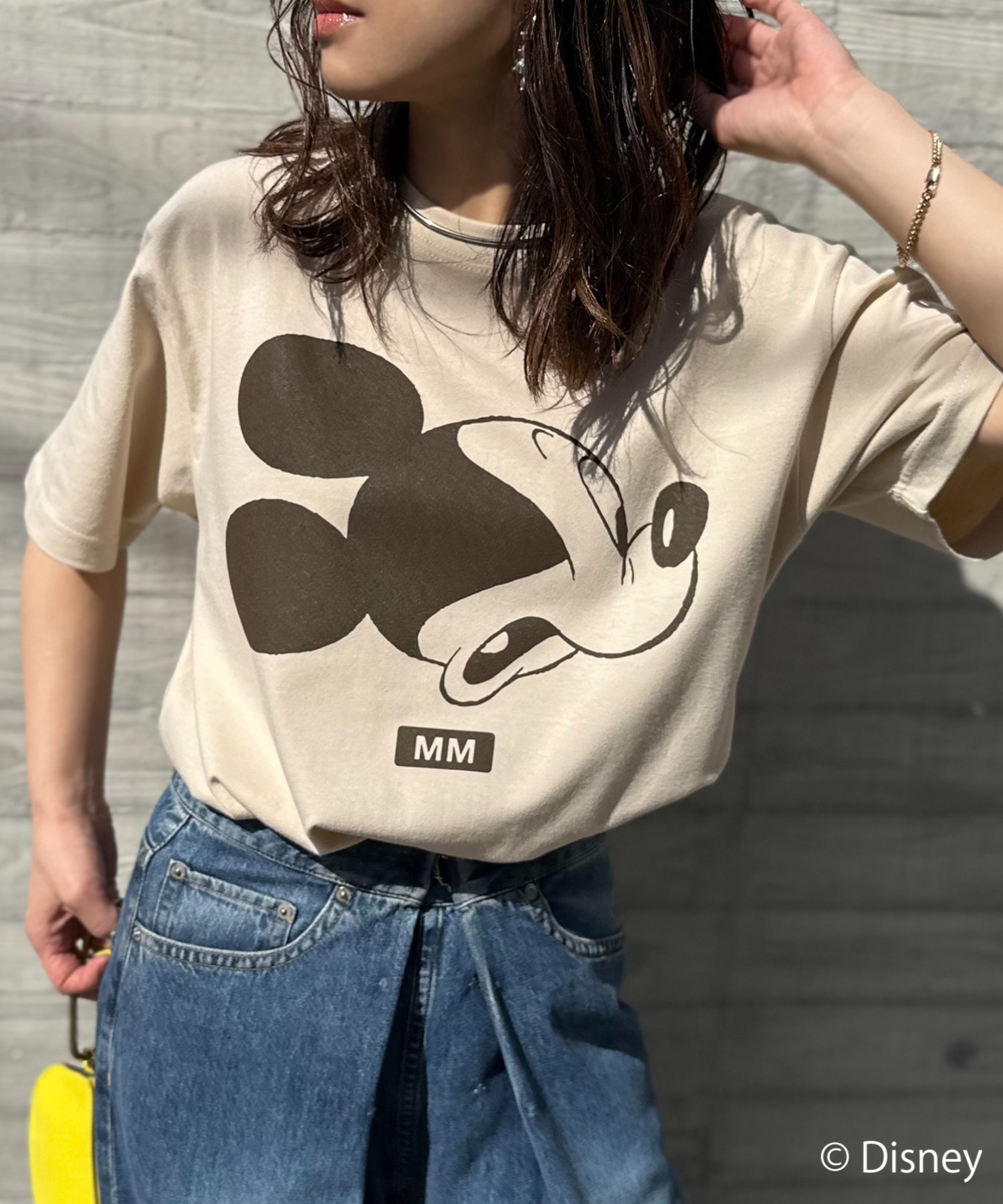 ベージュ
