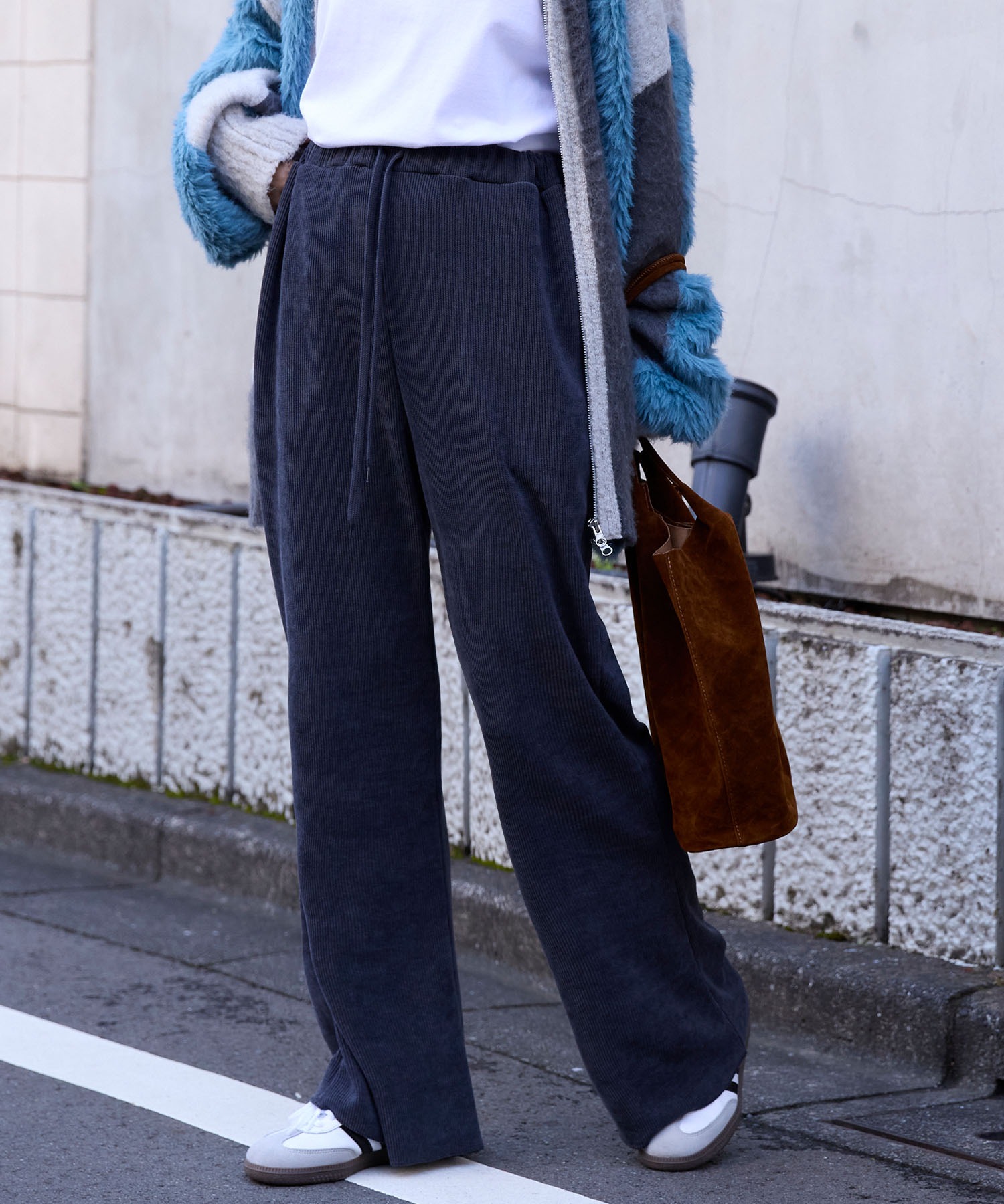 カットコーデュロイ イージーフレアパンツ MONO-MART│MONO-MART