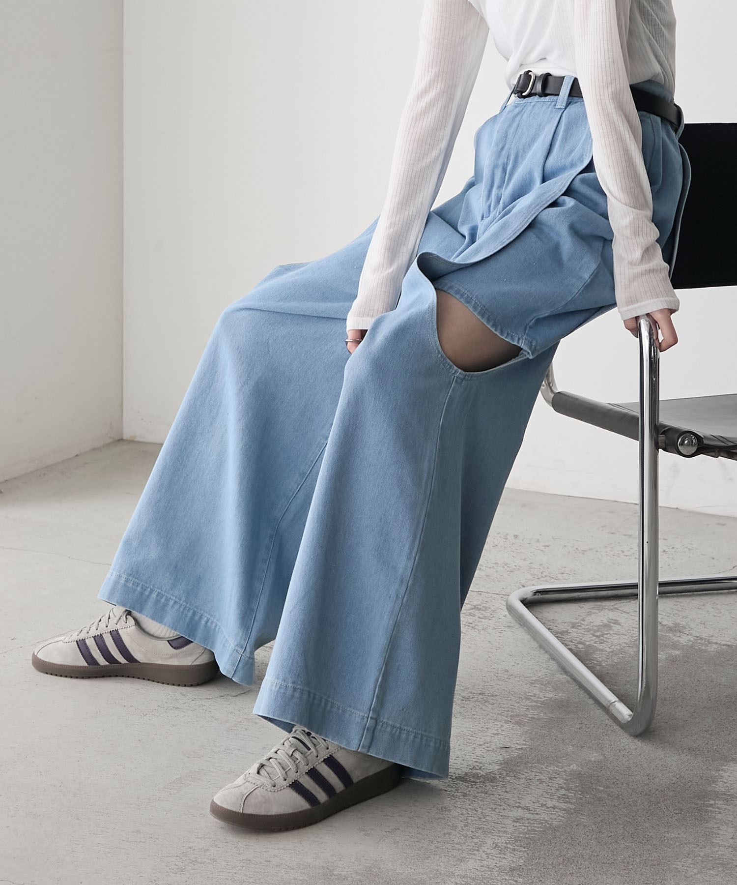 カットアウトデニムパンツ　raffime ラフィミー カットアウトデニムパンツ（デニムパンツ）｜raffime