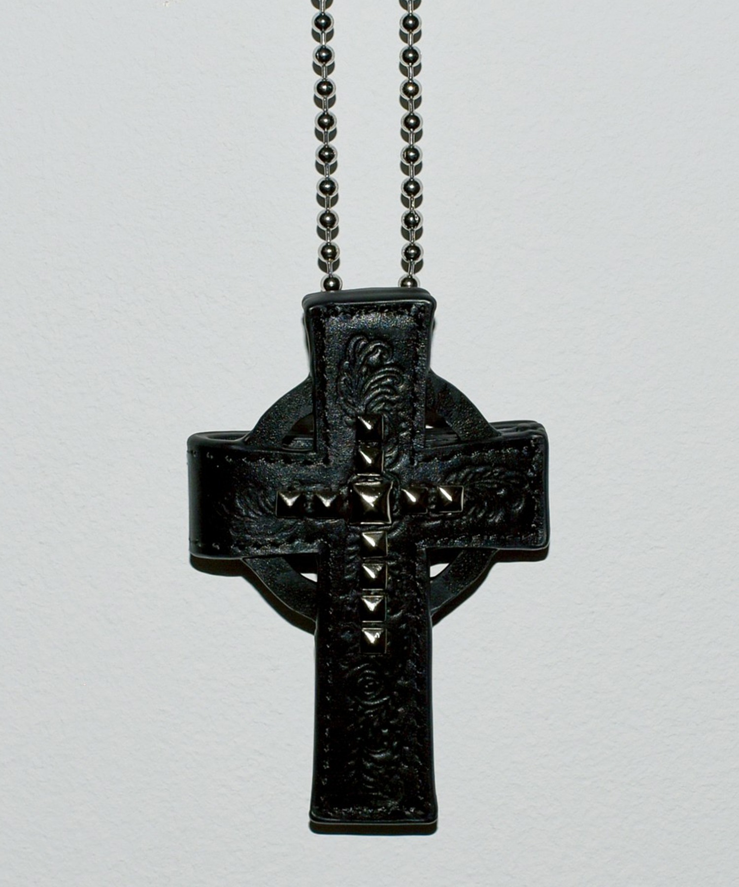 Moitie ブラックジュエル十字架チャーム Moi-meme-Moitie / ブラックジュエル十字架ペンダント / モワ