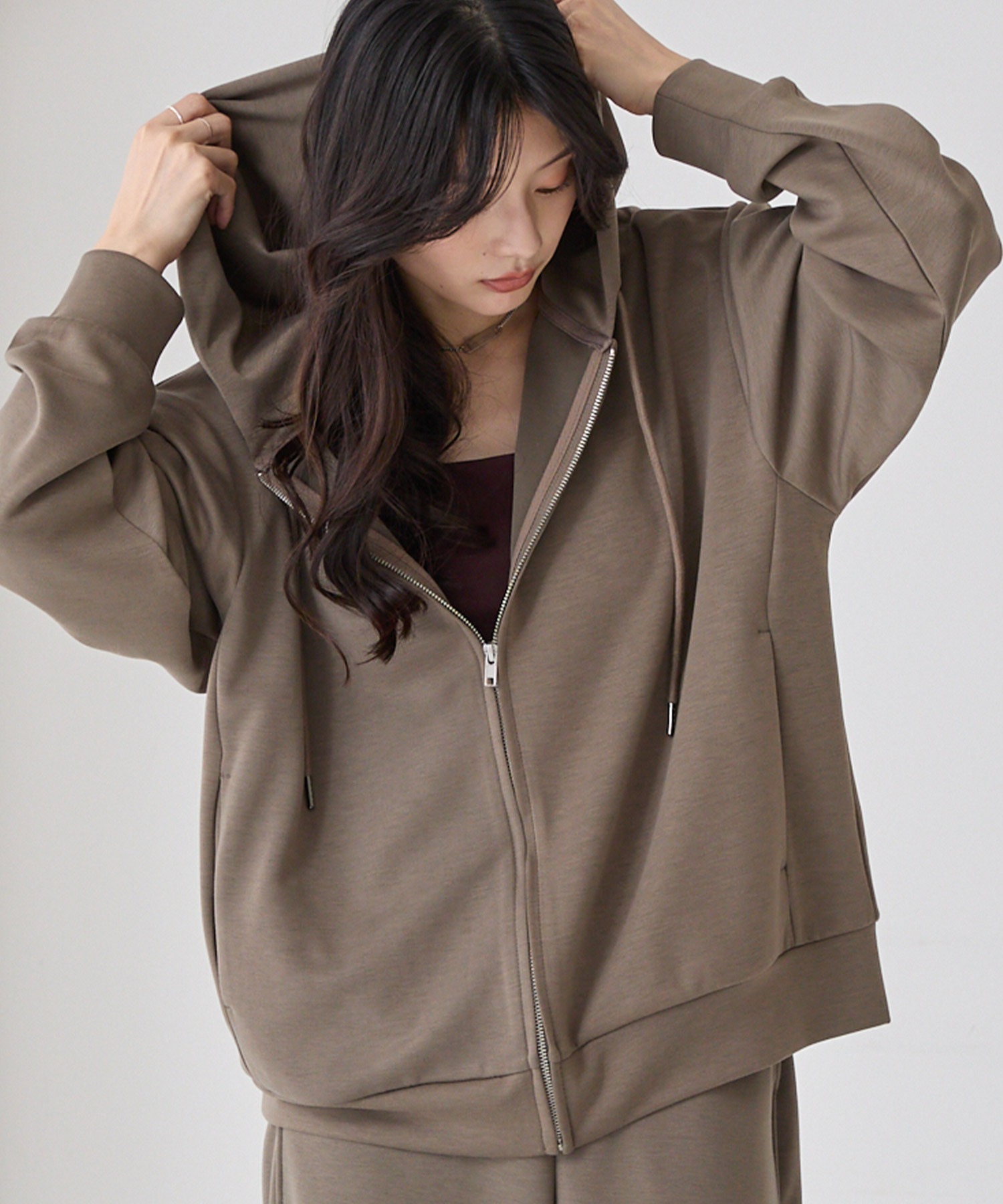 エムズグレイシー　カメリアダンボールニットパーカー　赤　現行タグ　美品　L相当 エムズグレイシー カメリアダンボールニットパーカー 赤 現行タグ 美品