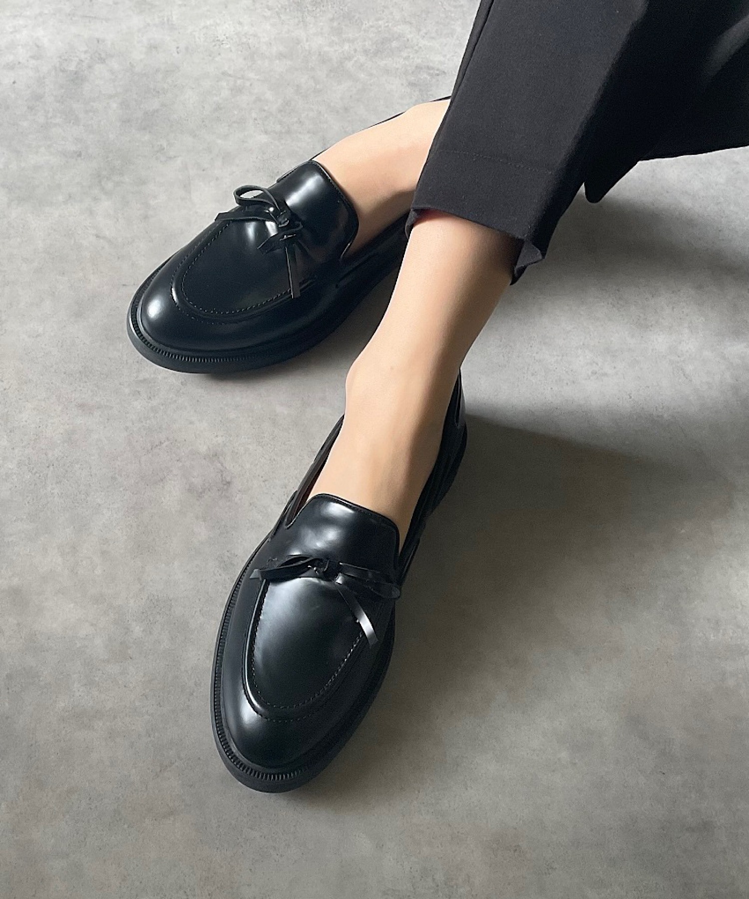 ウォータープルーフリボンローファー 30 APOM│Jeffrey Campbell