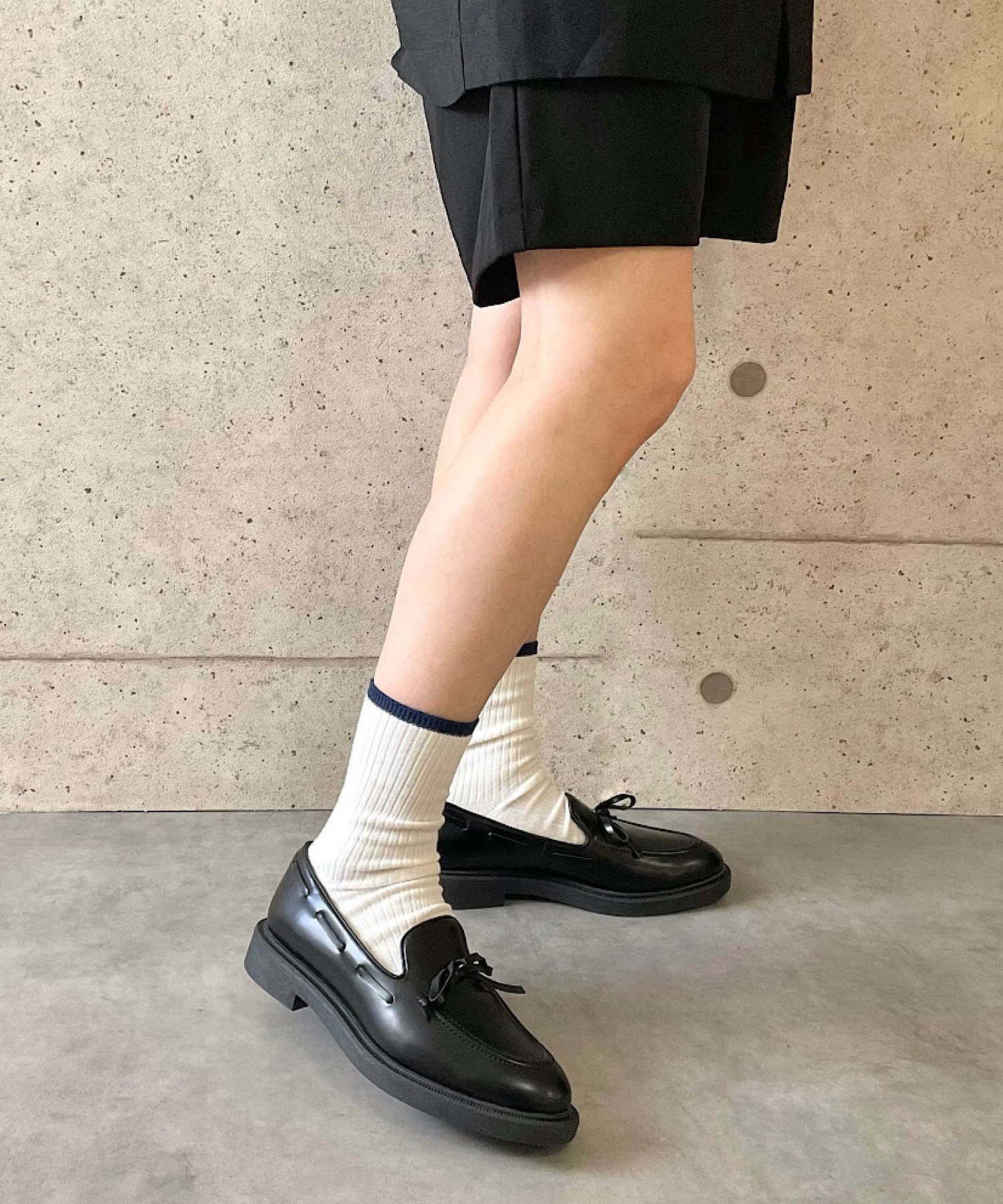 ウォータープルーフリボンローファー 30 APOM│Jeffrey Campbell