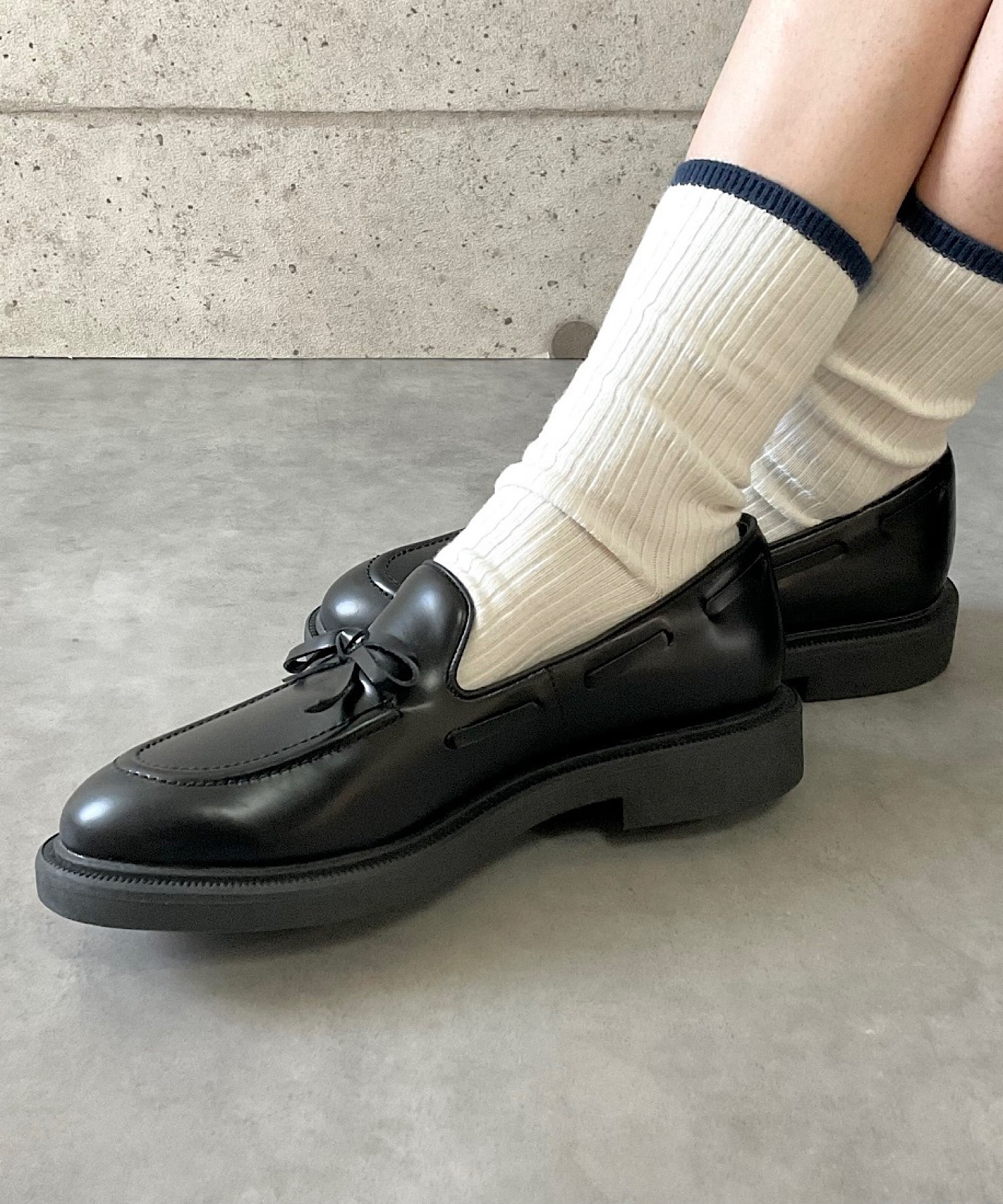 ウォータープルーフリボンローファー 30 APOM│Jeffrey Campbell