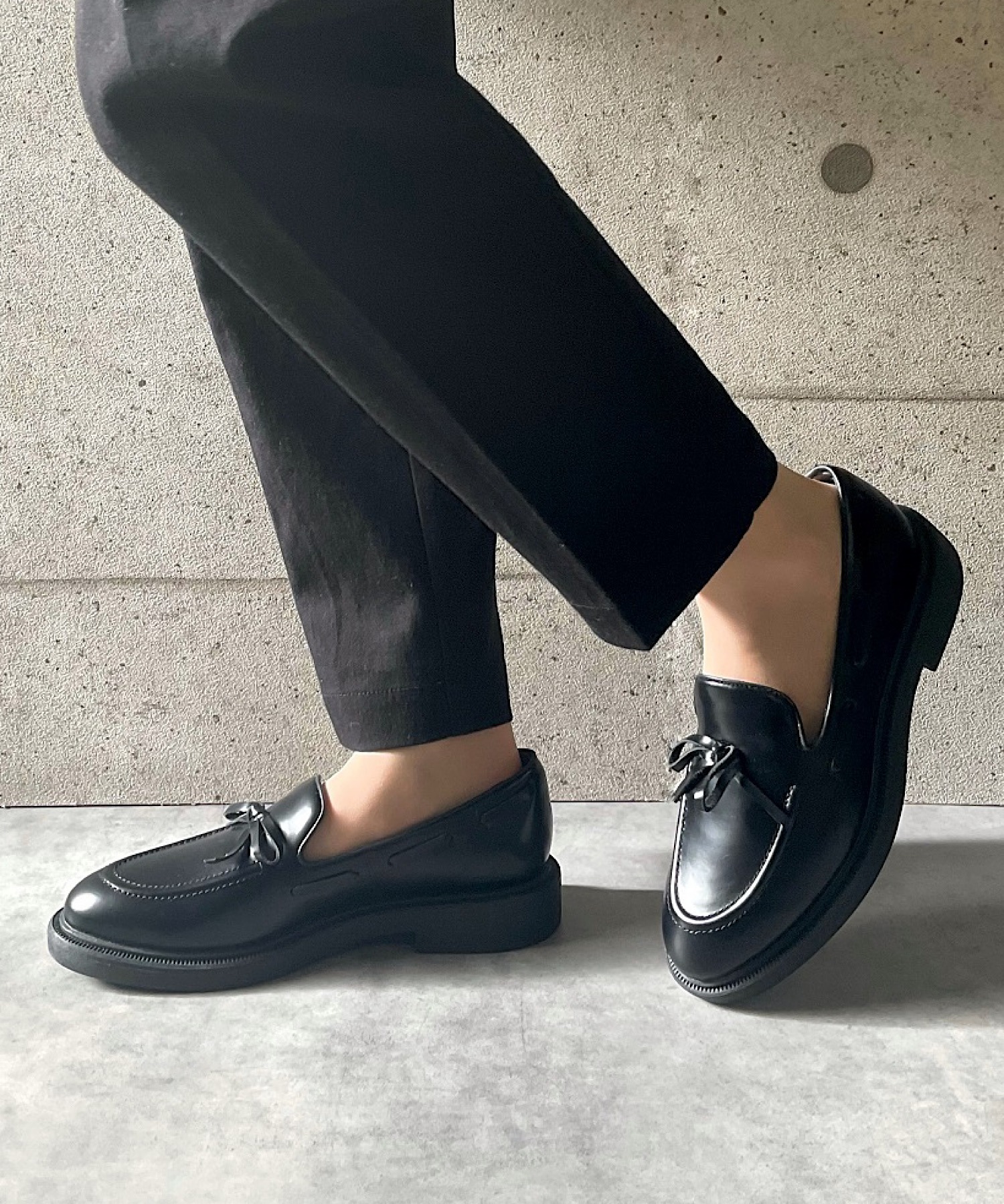 ウォータープルーフリボンローファー 30 APOM│Jeffrey Campbell