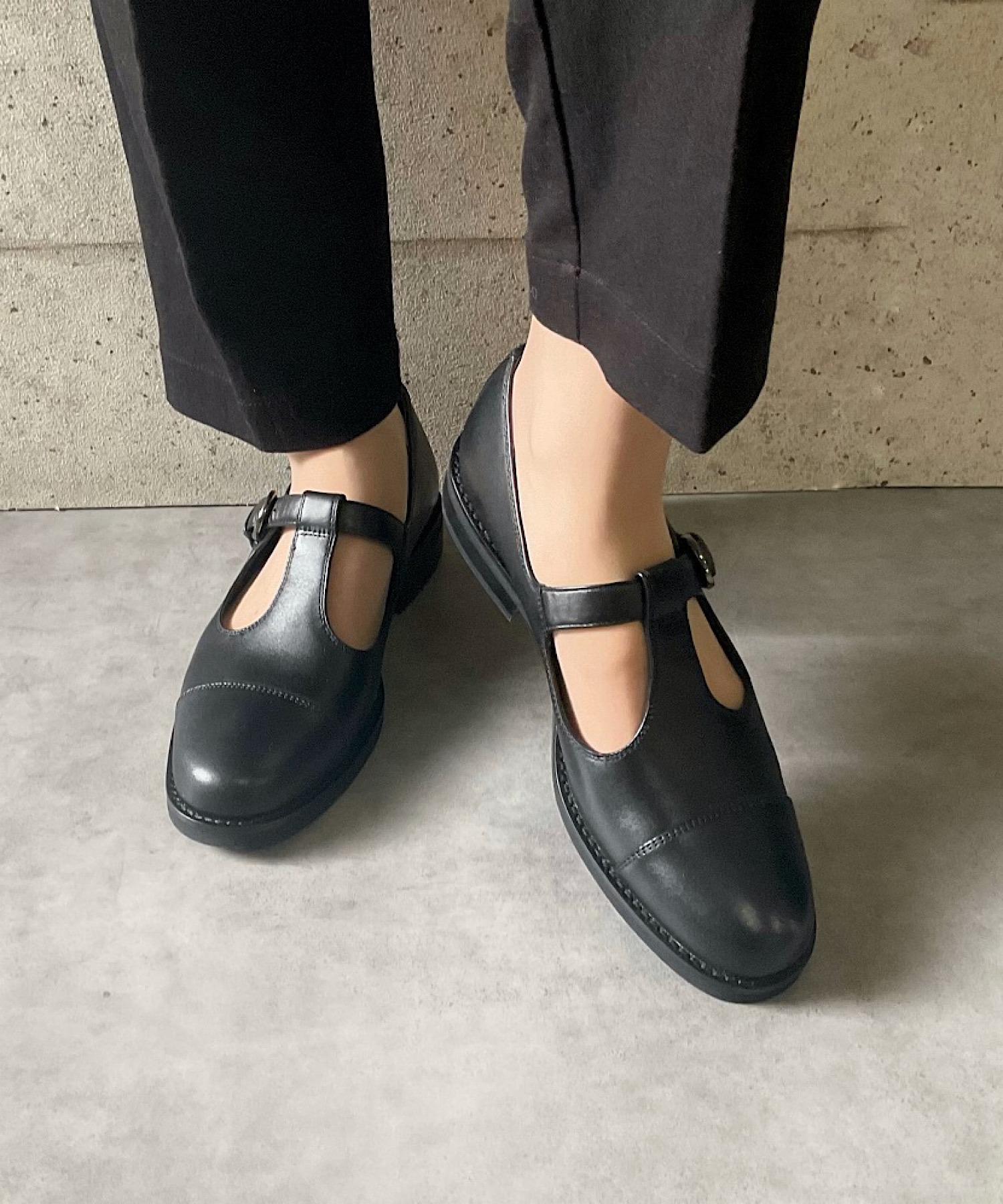 Tストラップシューズ APOM│Jeffrey Campbell OFFICIAL ONLINE STORE