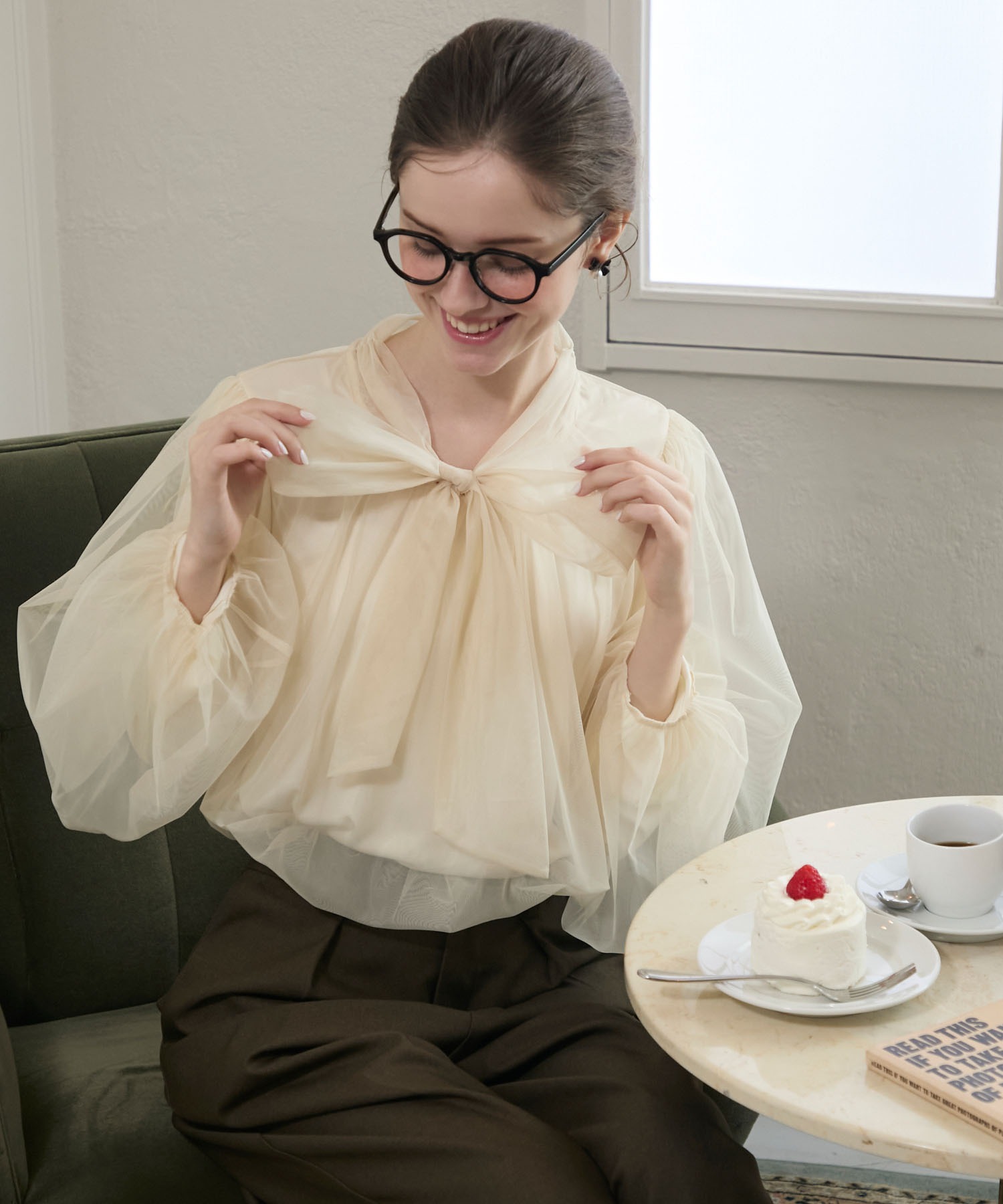 [BONLECILL noir] Big Ribbon Blouse — блузка с большим бантом, слиивочный цвет