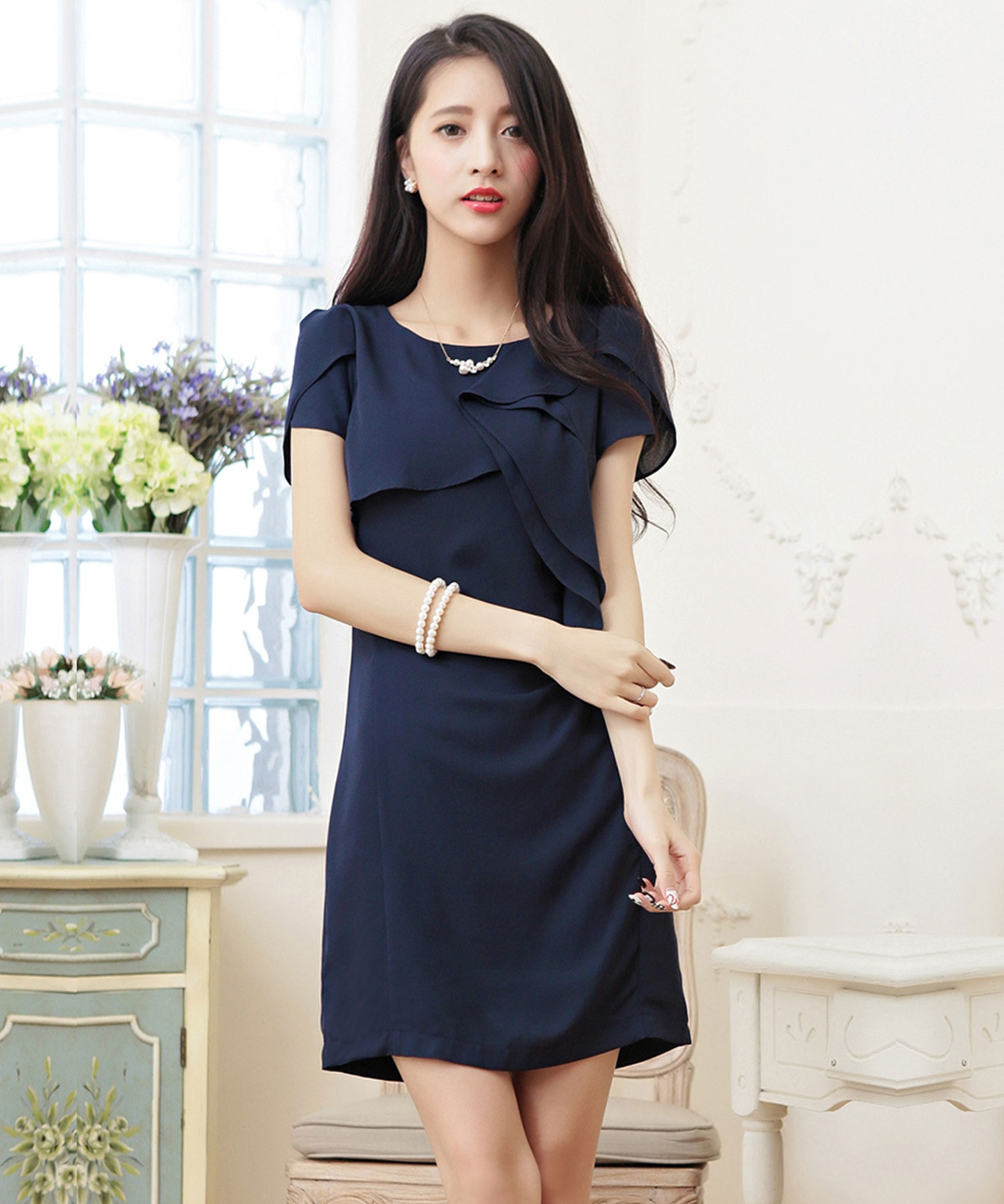 胸元フリルアシンメトリーデザインワンピース Urban Tales Com