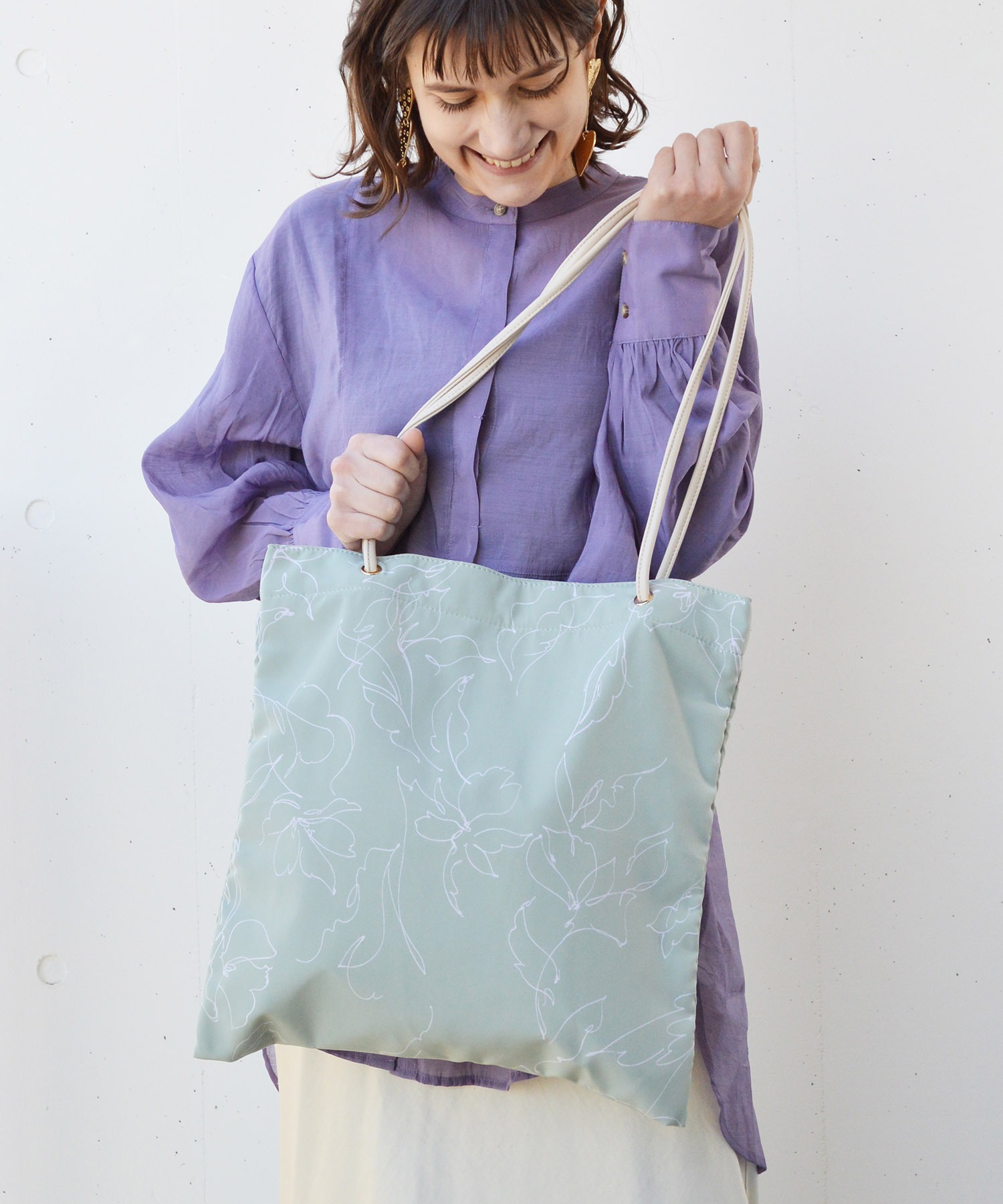 線画花柄フラットエコトートバッグ Danceatcpa Com