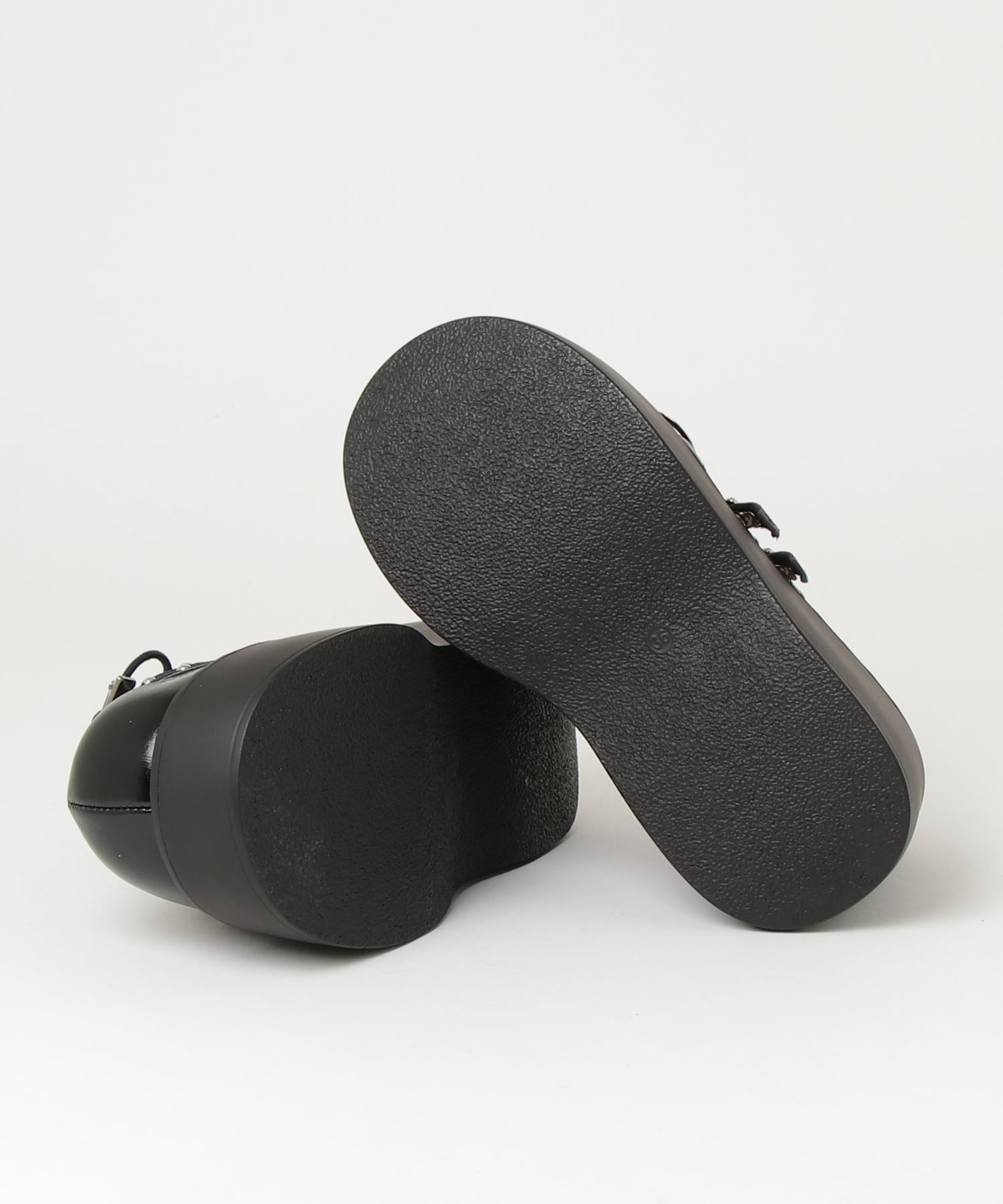 A'GEM/9 × .kom『GURURU』クロスチャーム付きベルトシューズ