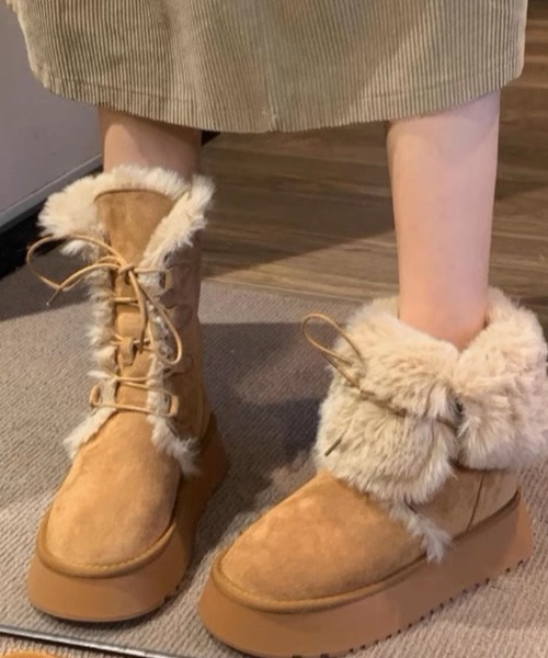 A'GEM/9 × .kom『.KOM/ドットケーオーエム』ムートンブーツ .KOM│A