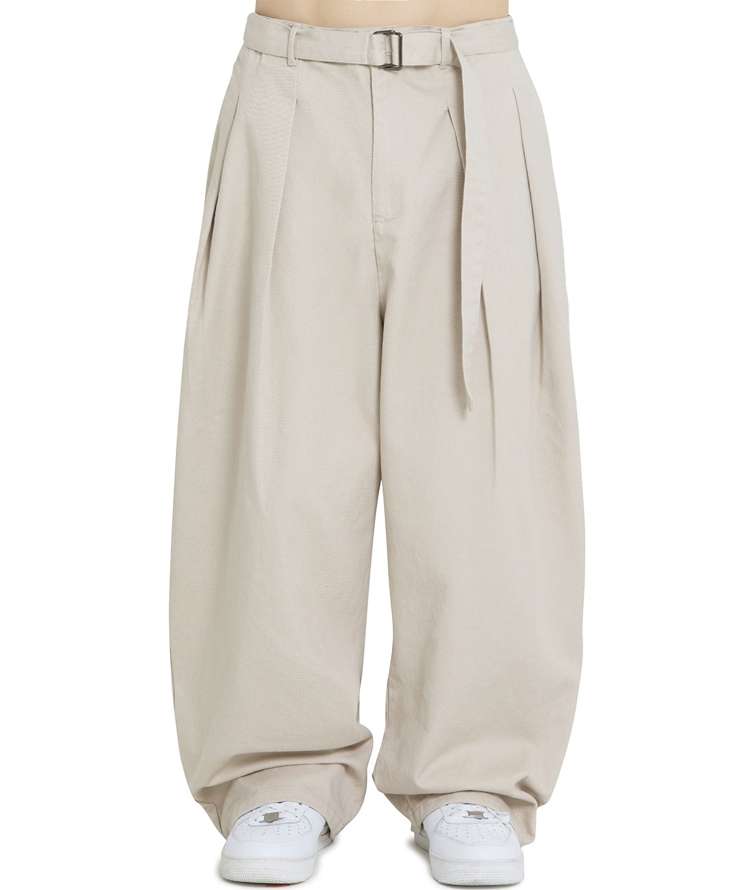 OY/オーワイ』 BELTED SIDE TWO TUCK WIDE PANTS/ベルトサイド