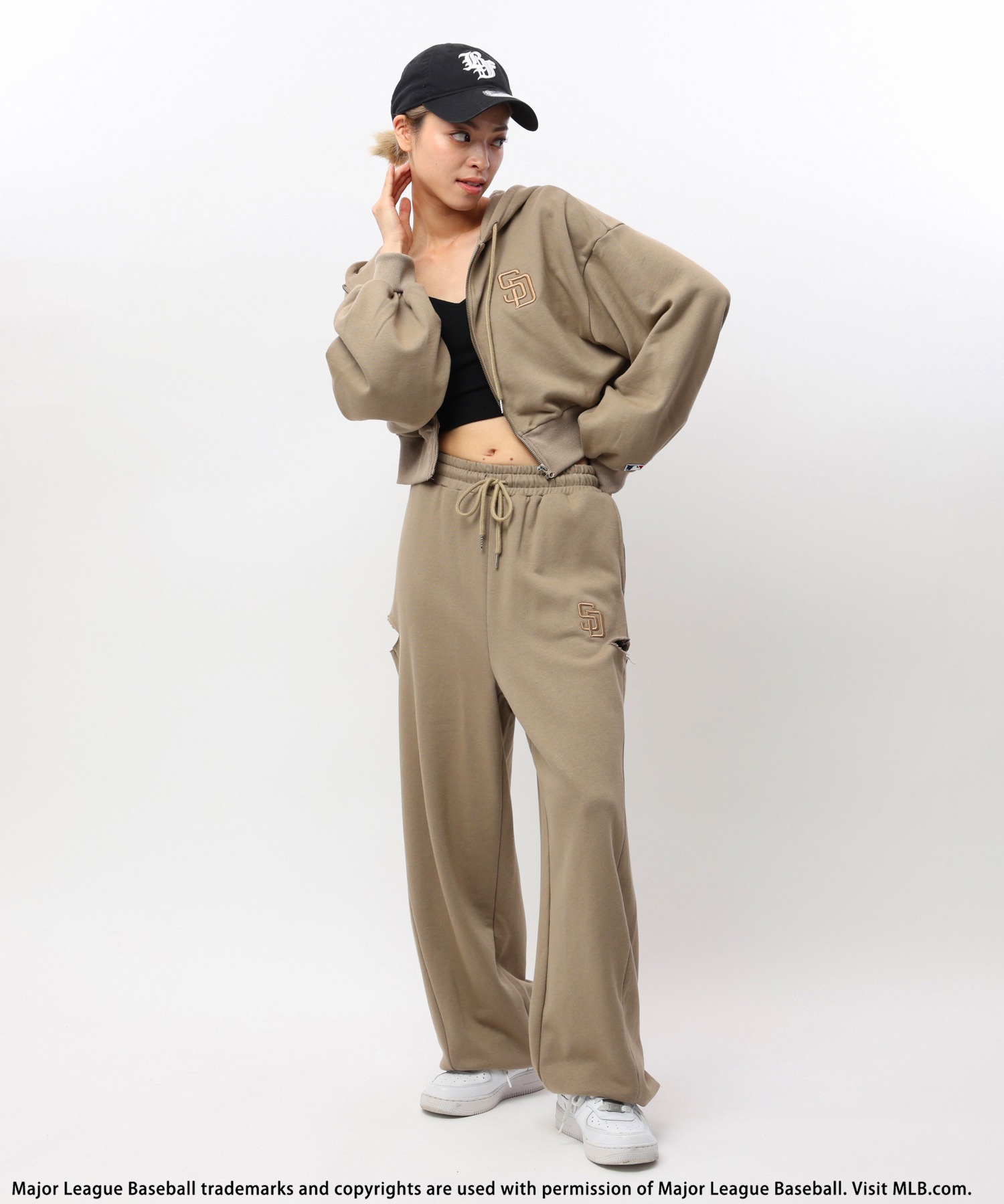 ◆NERDY◆Mini Arch Logo Sweatpants◆スウェット パンツ◆ mnml ミニマル スウェットパンツ TEAR AWAY SWEATPANTS サイド