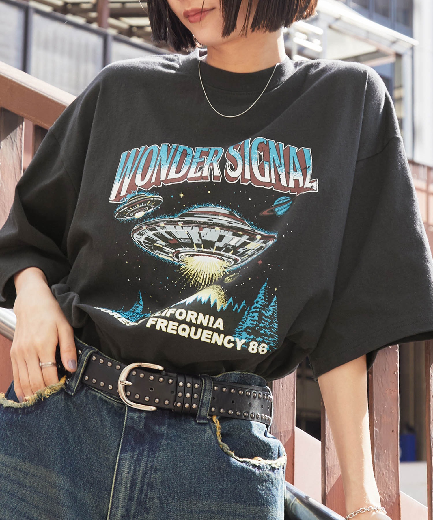 ヴィンテージライクデザイングラフィックプリント半袖Tシャツ MONO