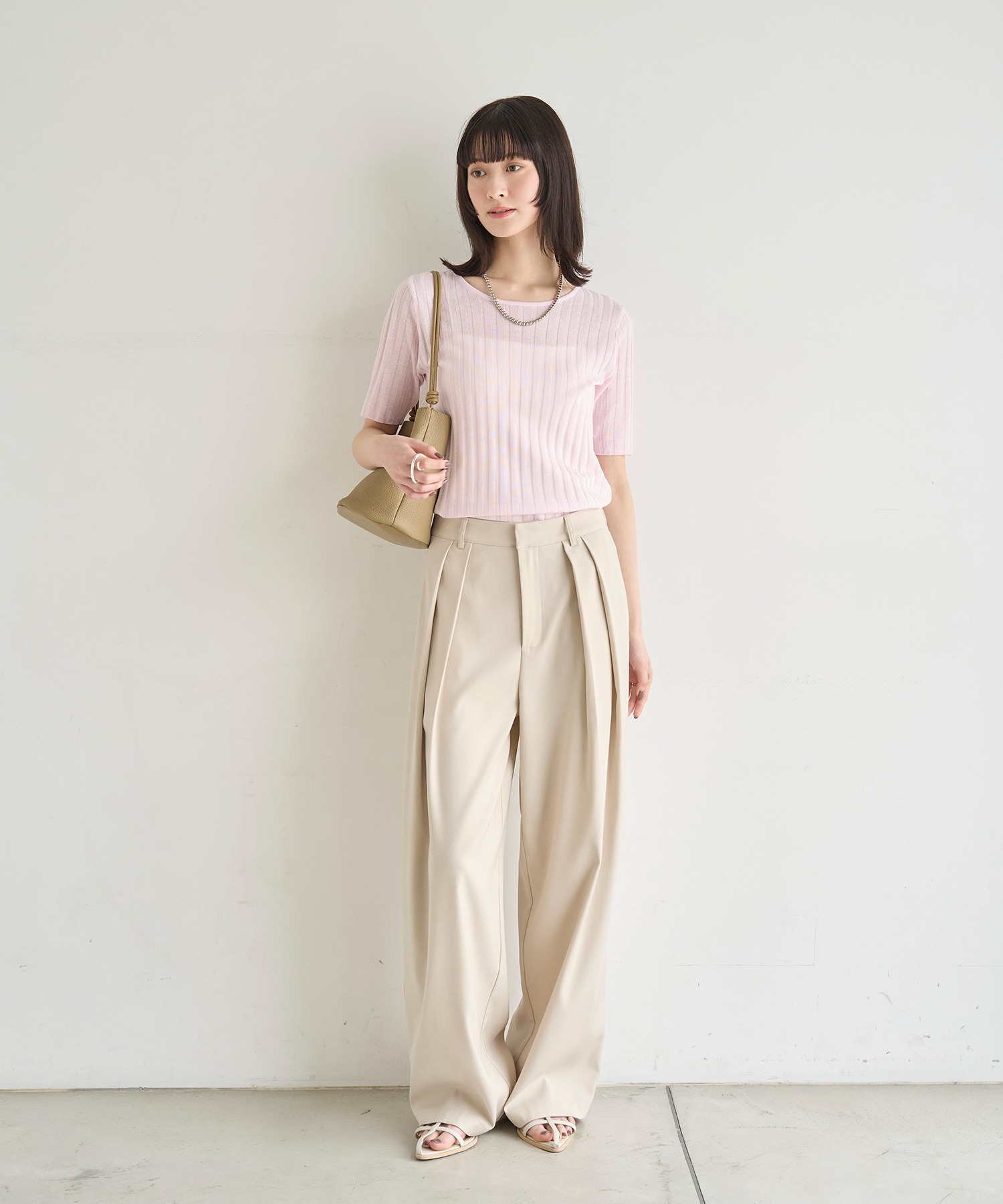 model：H166　着用サイズ：F