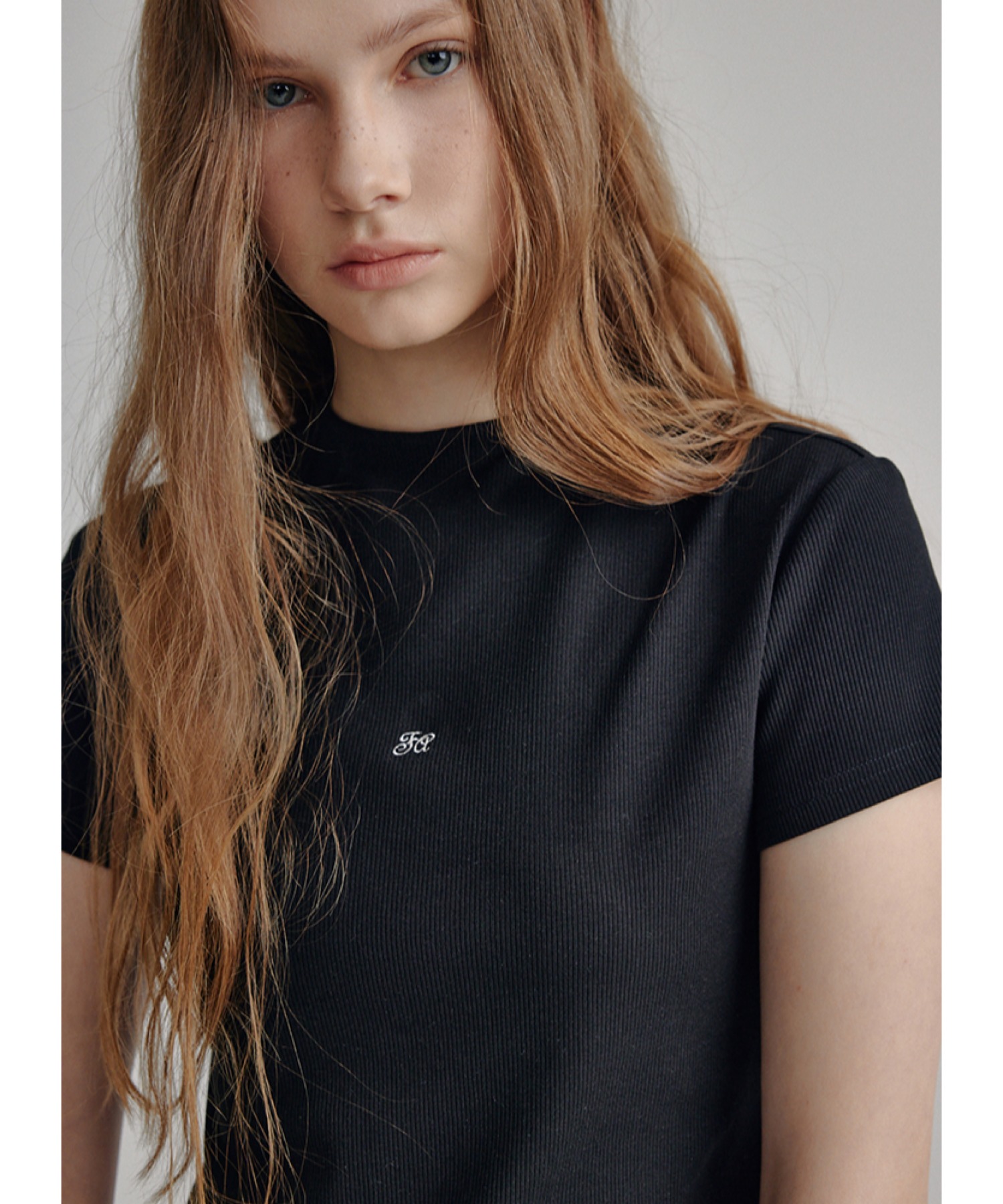 モックネック ロゴステッチ リブTシャツ FX24S053【Fano Studios