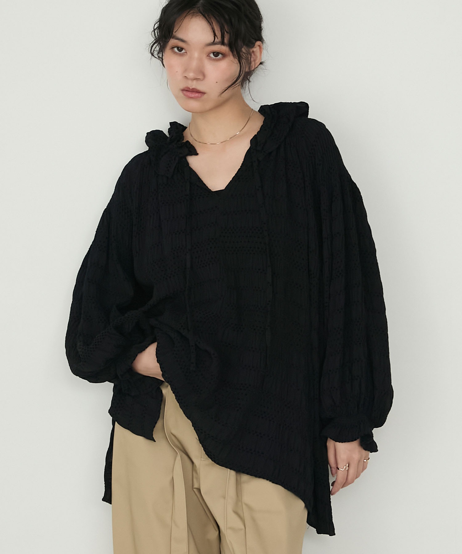 【forksy.】モールドビーボリュームスリーブフリルブラウス