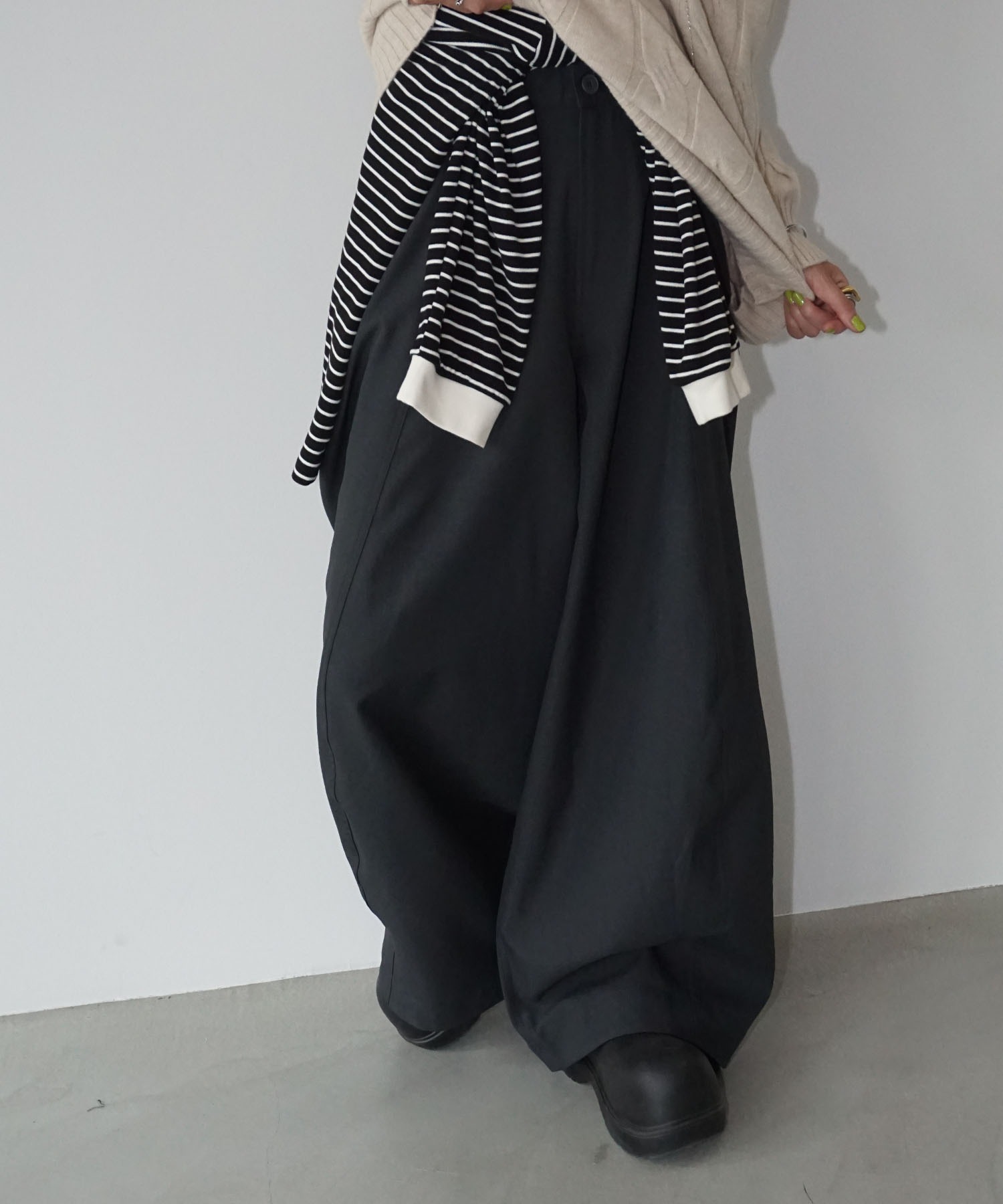 センターシーム 3Dカーブボリュームパンツ chw25a047