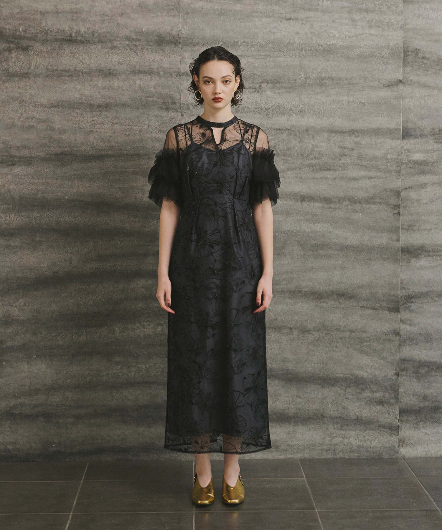 key neck embroidery dress