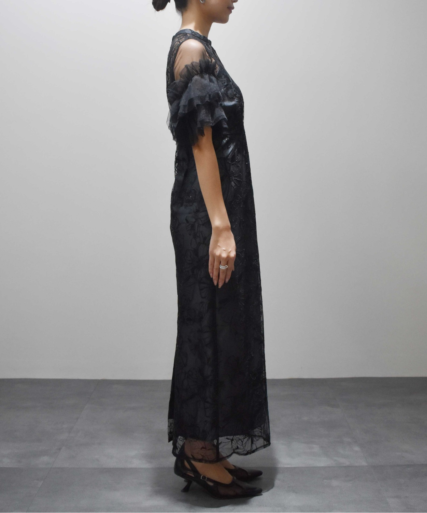 key neck embroidery dress