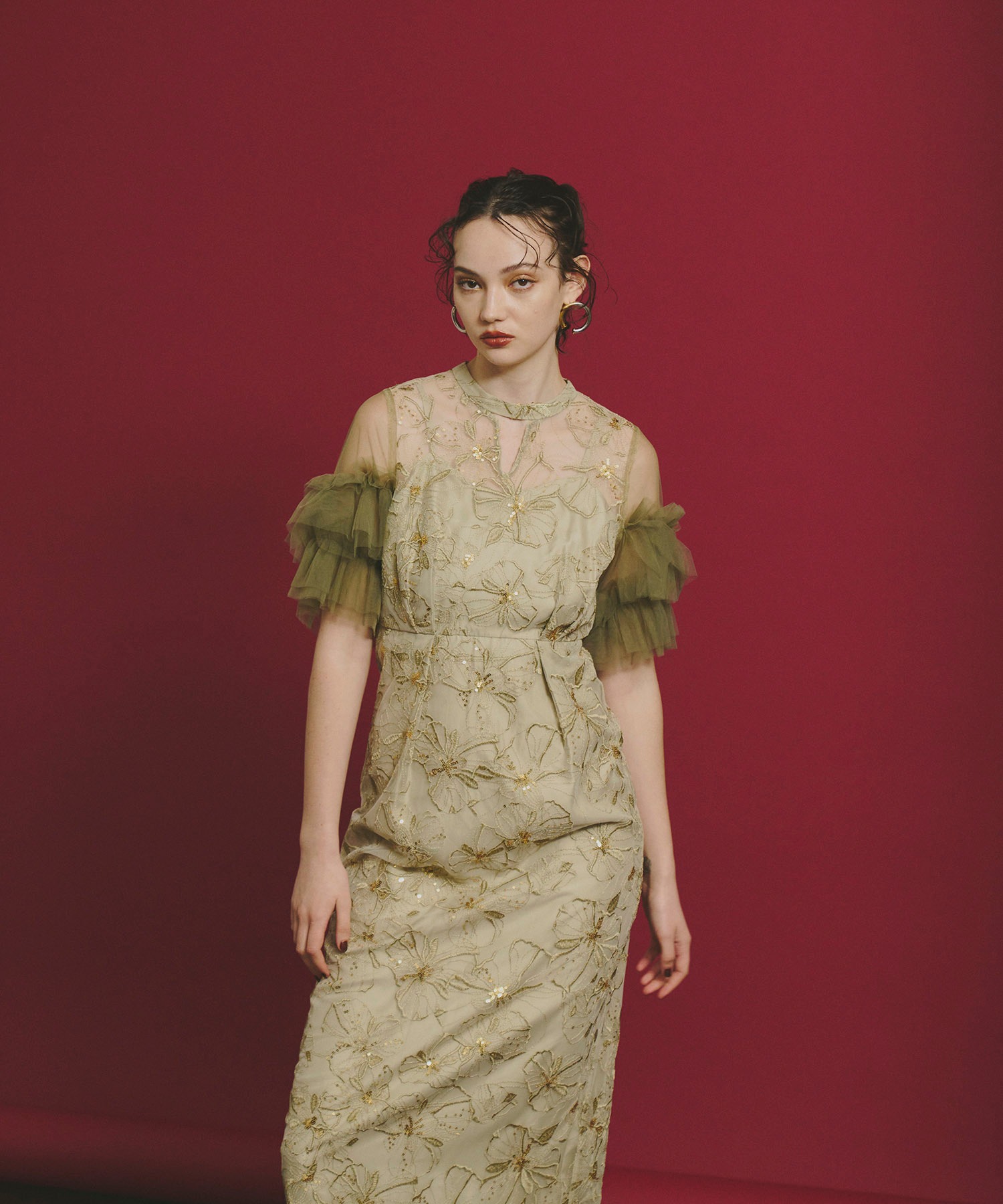 key neck embroidery dress