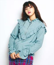 フリルZIP UP プルオーバー