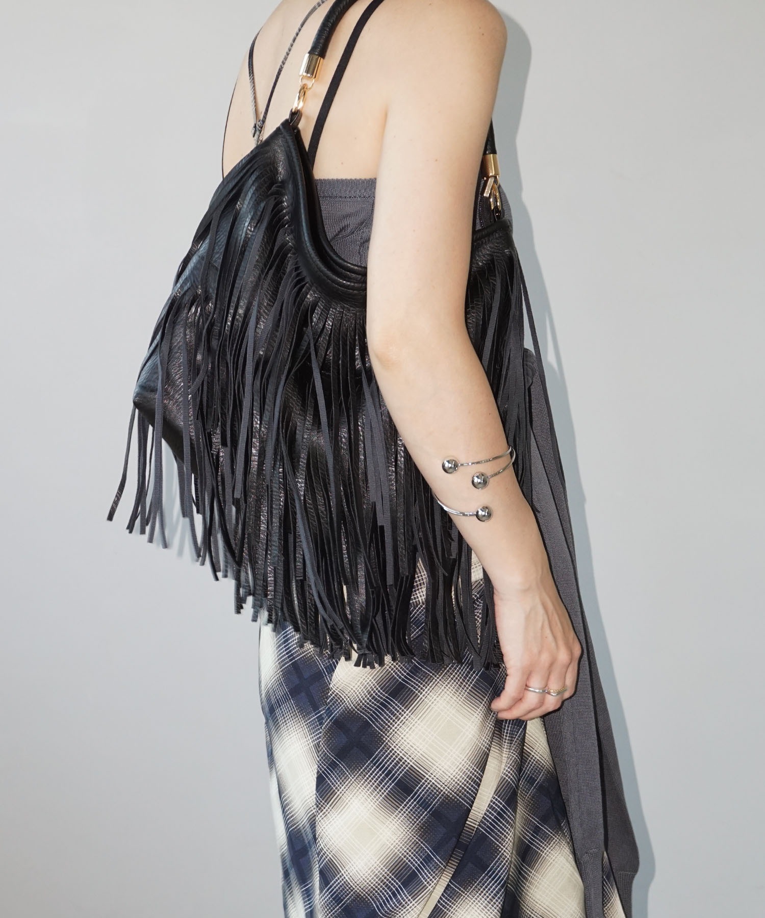 レザーライク フリンジショルダーバッグ cha25a002-ファッション