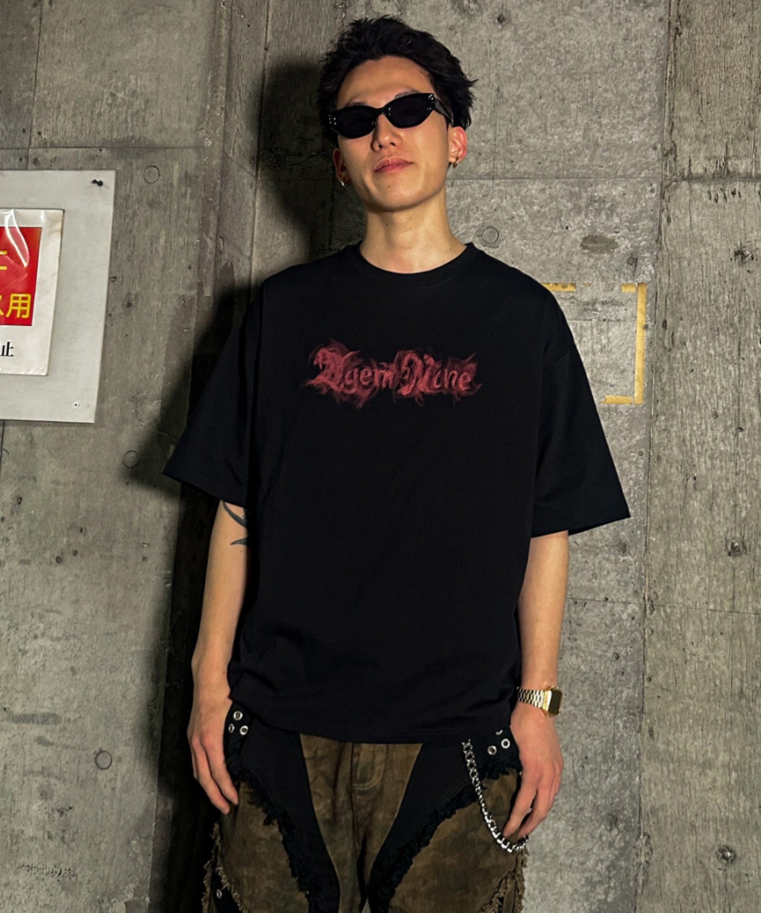 A'GEM/9 × .kom 『A'GEM/9/エージェムナイン』スモークロゴ半袖Tシャツ