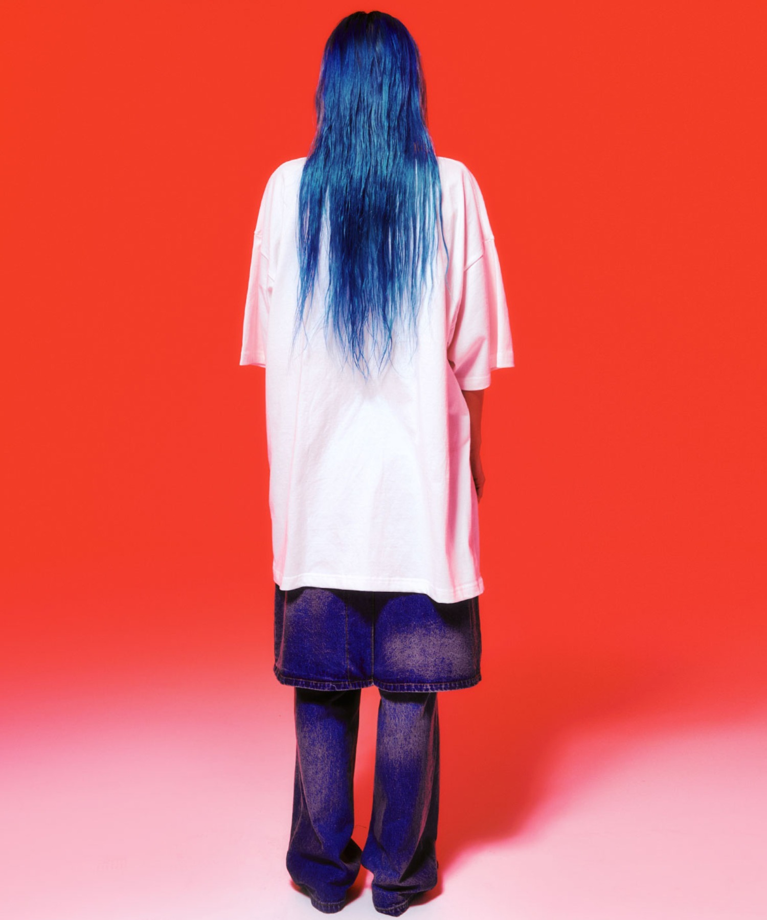 Nice Ghost Club★韓国★男女兼用★Girl with Gun Big T-shirt 83502464b_b_11_500.jpg