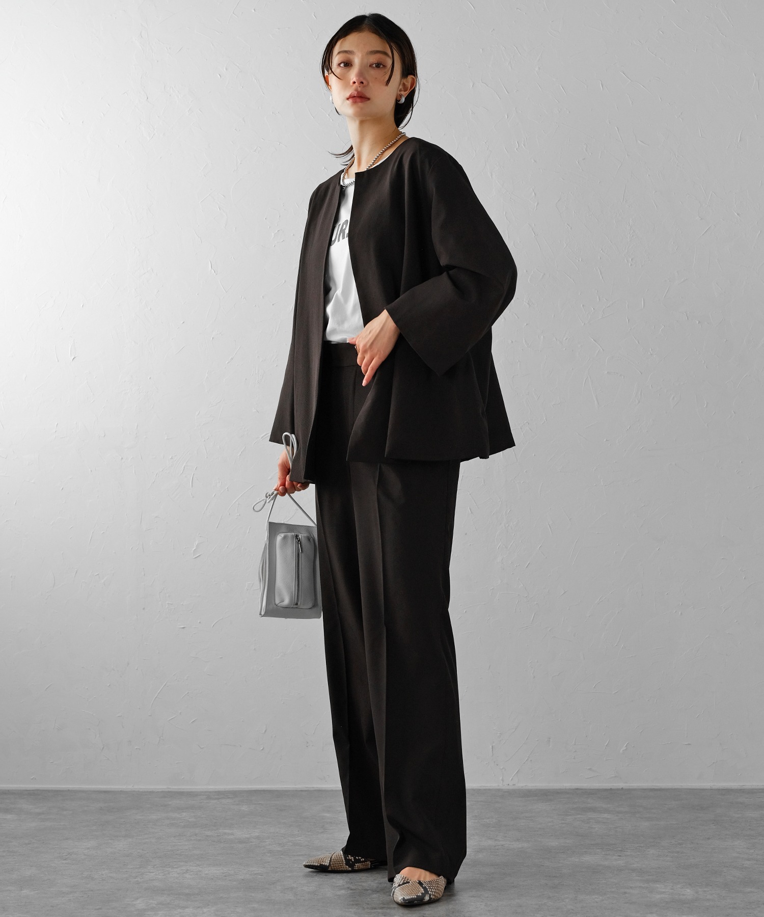 model:166cm　着用サイズ：L/ストレートパンツ　着用カラー：ブラック